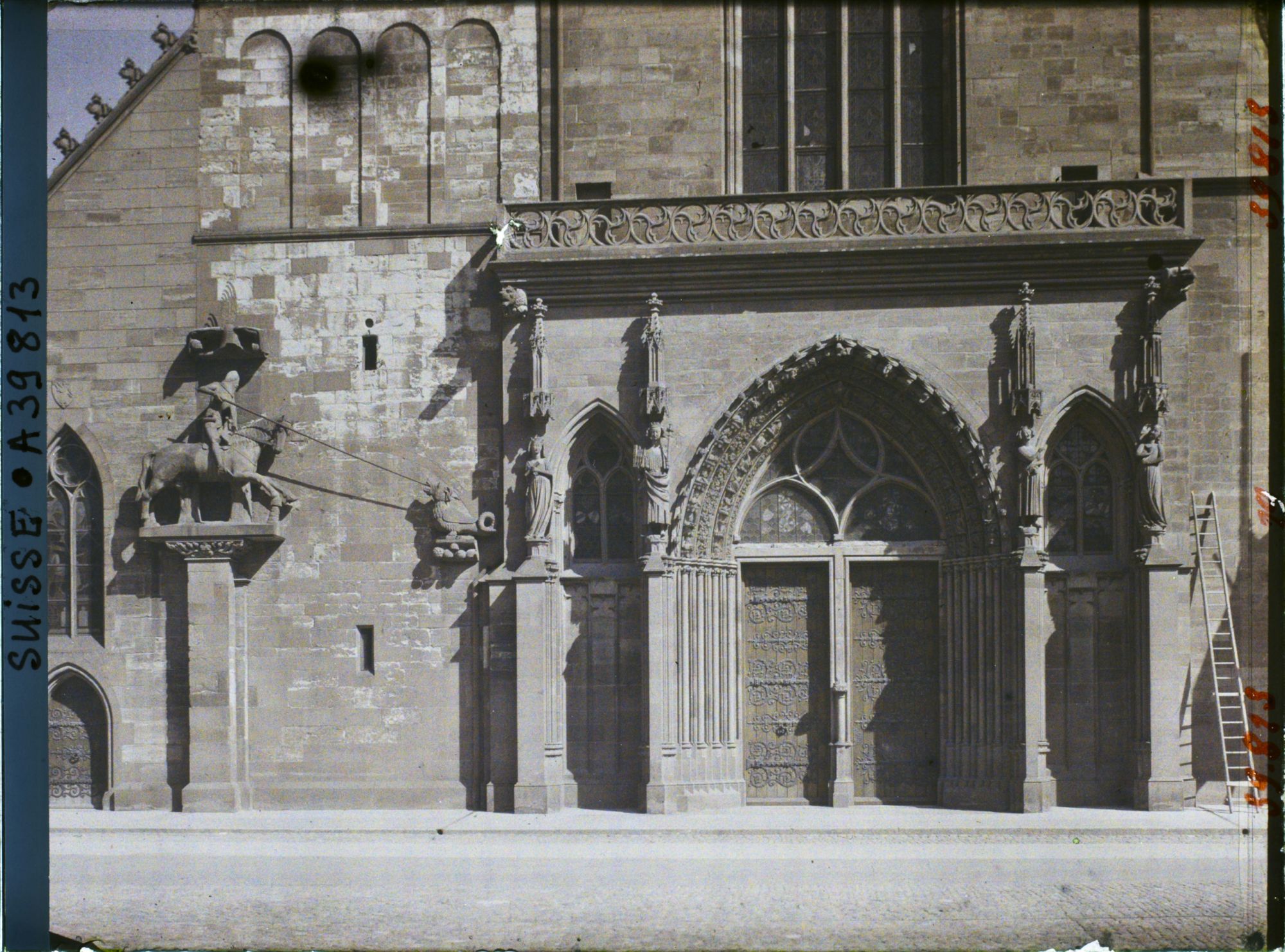 Image représentant Le porche principal du Münster