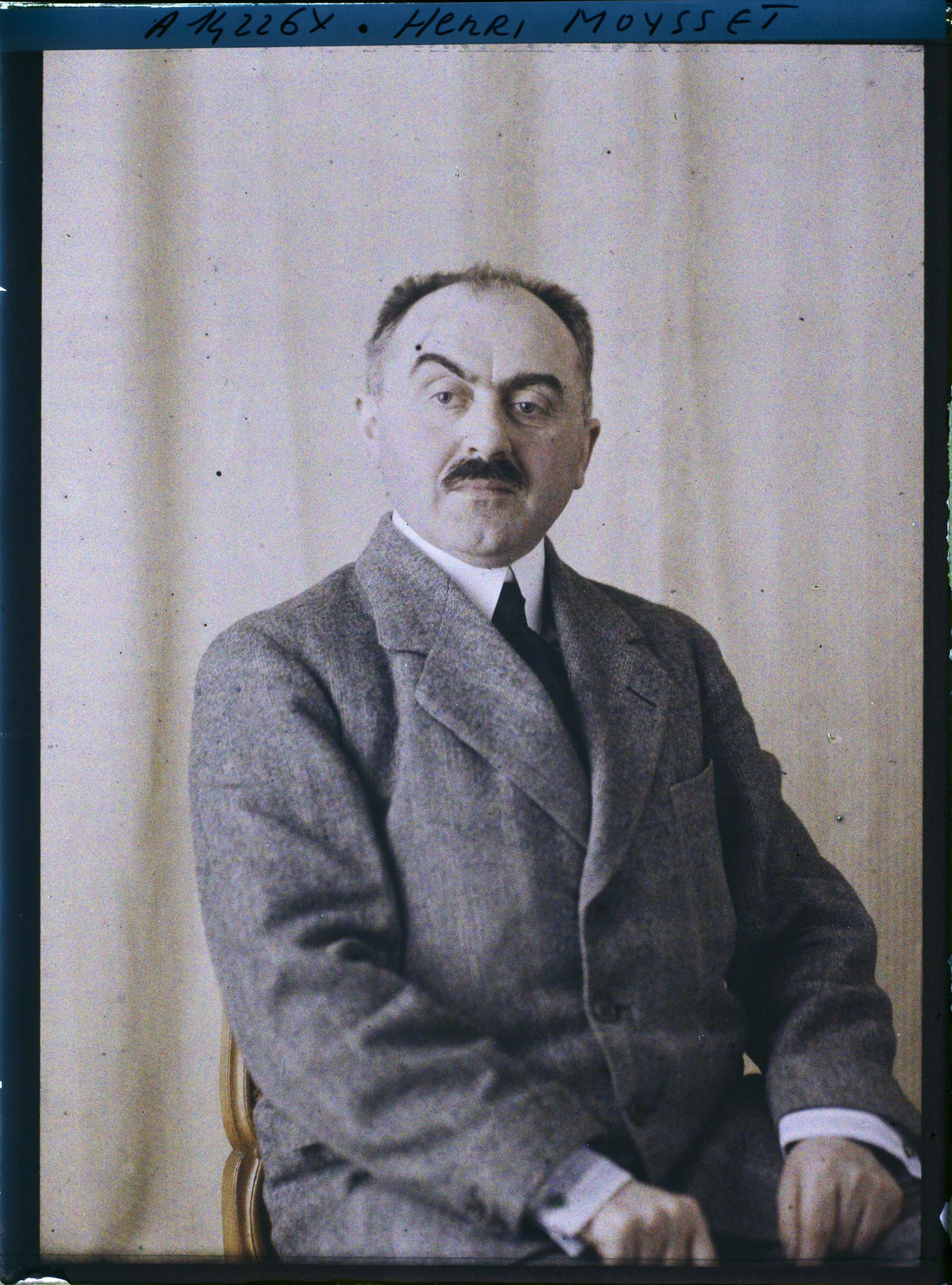 Image représentant Monsieur  https://musee-albert-kahn.s-museum.fr/home/NWQ2OTAwYzNmYjZlZTk1ZWQwODJmMjY4L2dlbmVyaWMtbm90aWNlLXRhYi9hdXRob3JpdHkvNjE3YTc5ZjVjZjhiODk2OGIzMzM3ZDIx/5d6900c3fb6ee95ed082f268/generic-notice-tab/authority/617a79ebcf8b8968b333749a Henri Moysset