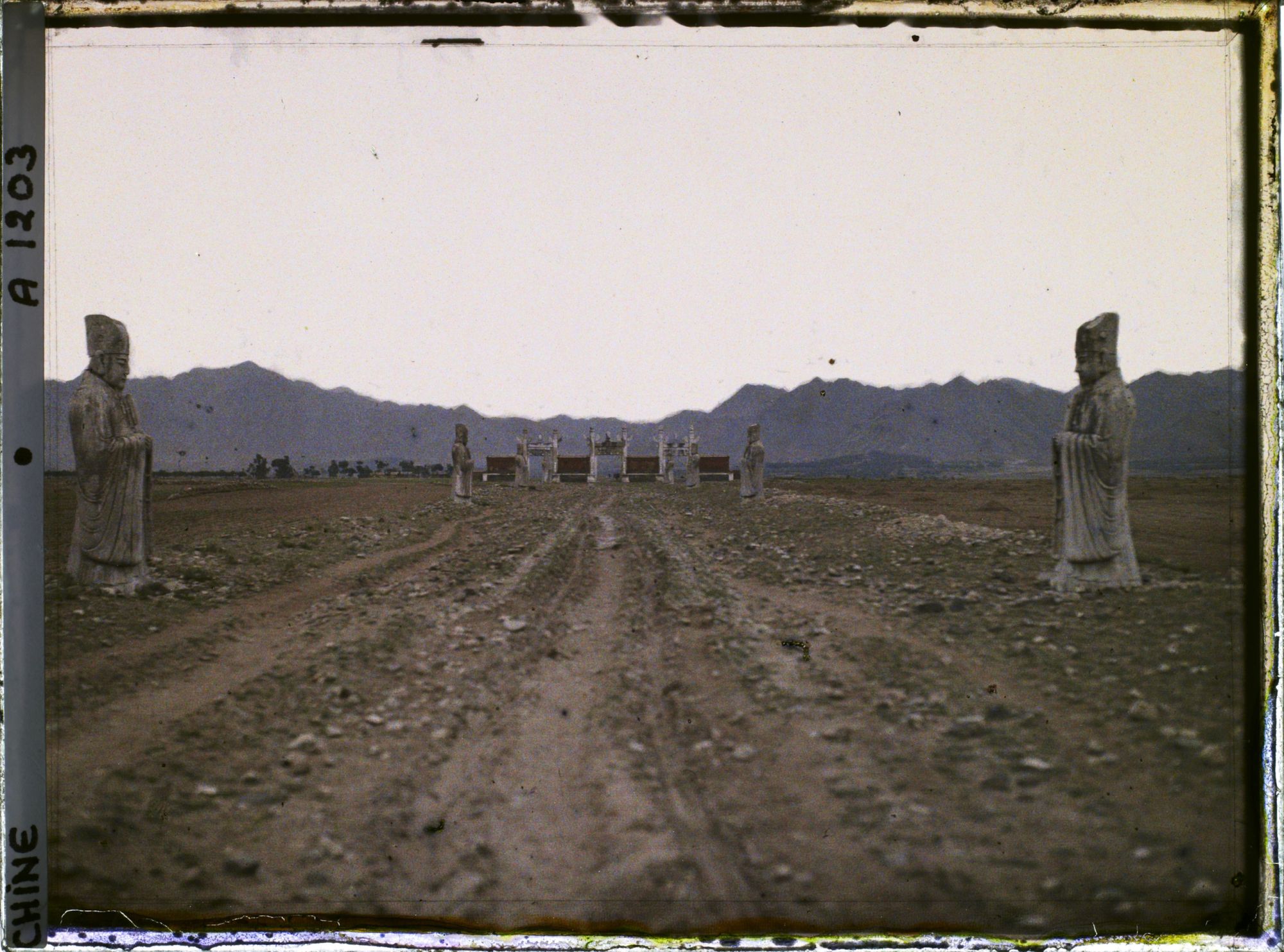 Image représentant Ming Shisanling (" Treize Tombeaux des Ming ")