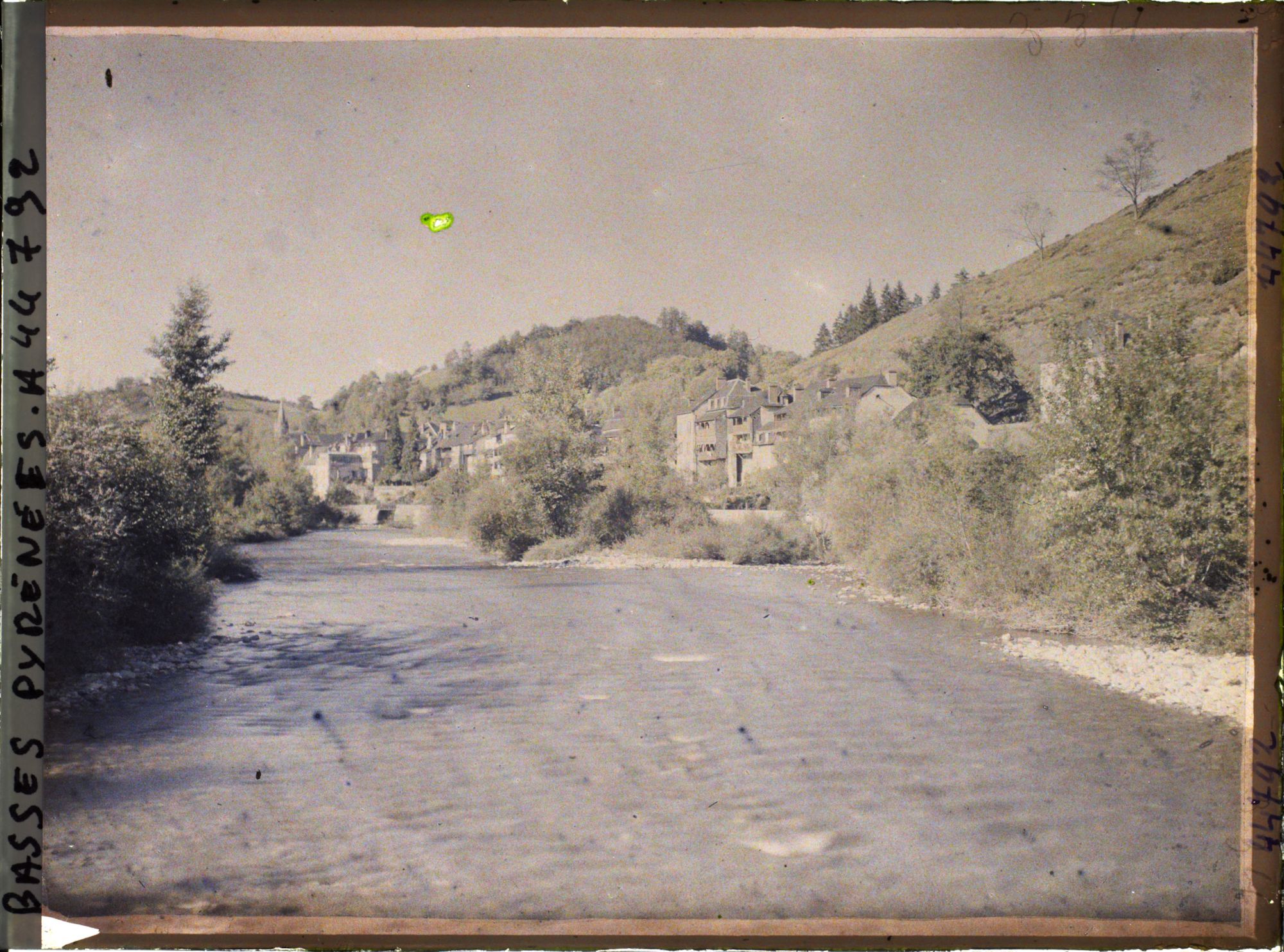 Image représentant France , Tardets, Le Saison en amont de Tardets