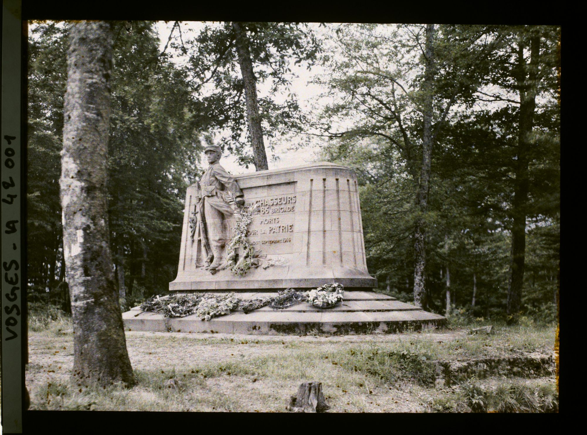 Image représentant France, Col de la Chipotte, Monumt aux chasseurs de la 86e bde autre aspect