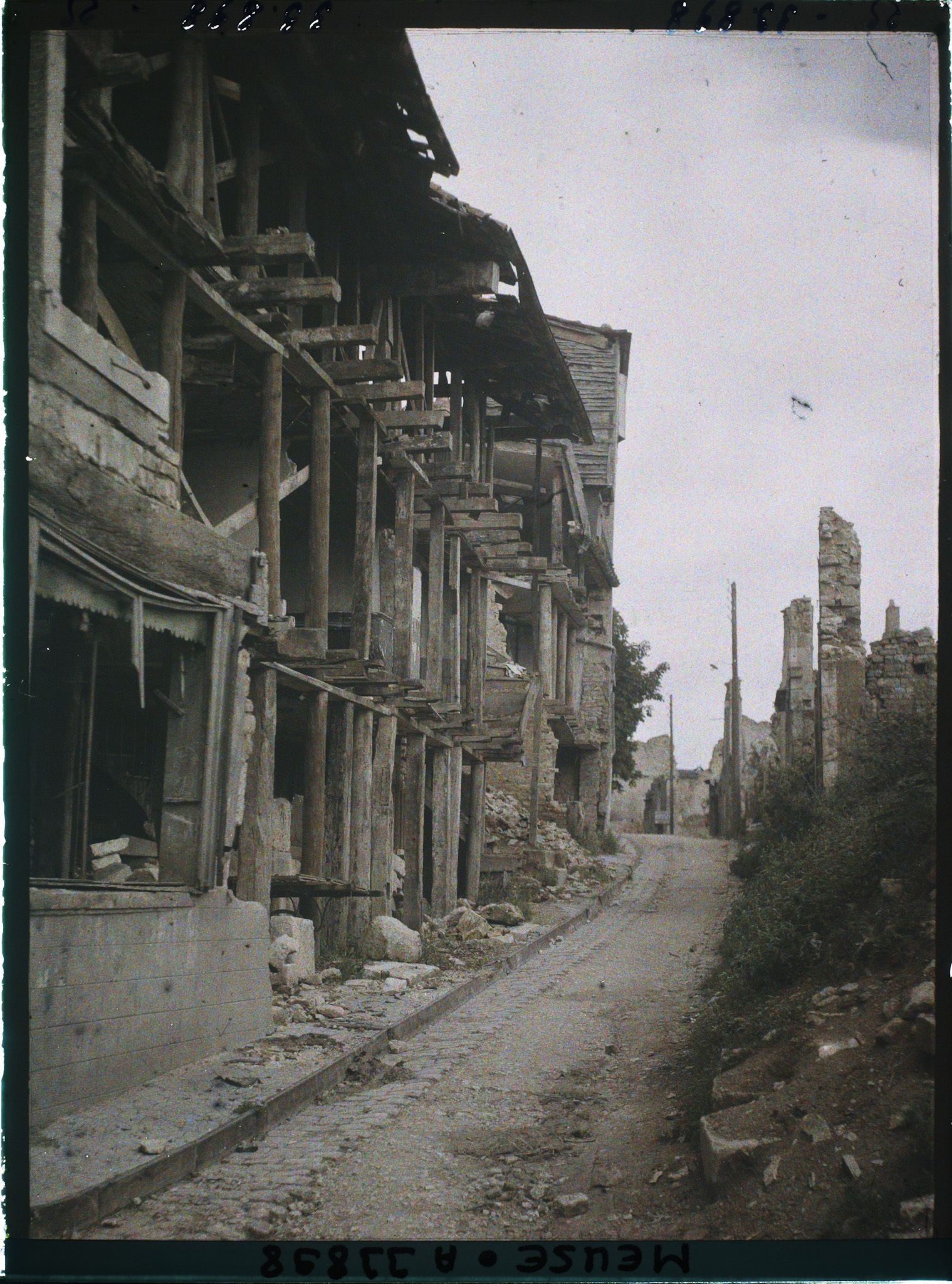 Image représentant France, Verdun, La rue St Oury vue de la rue Châtel