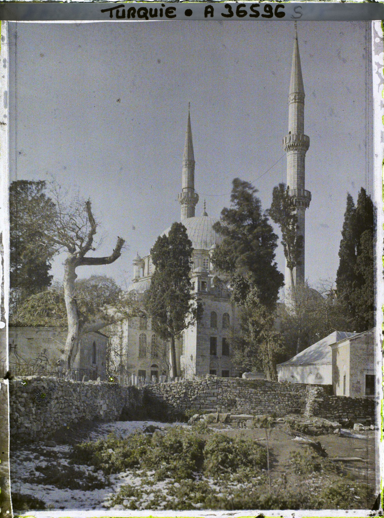 Image représentant L'Eyüp Sultan Camii ("mosquée du Sultan-Eyüp"), la Grande Mosquée d'Eyüp