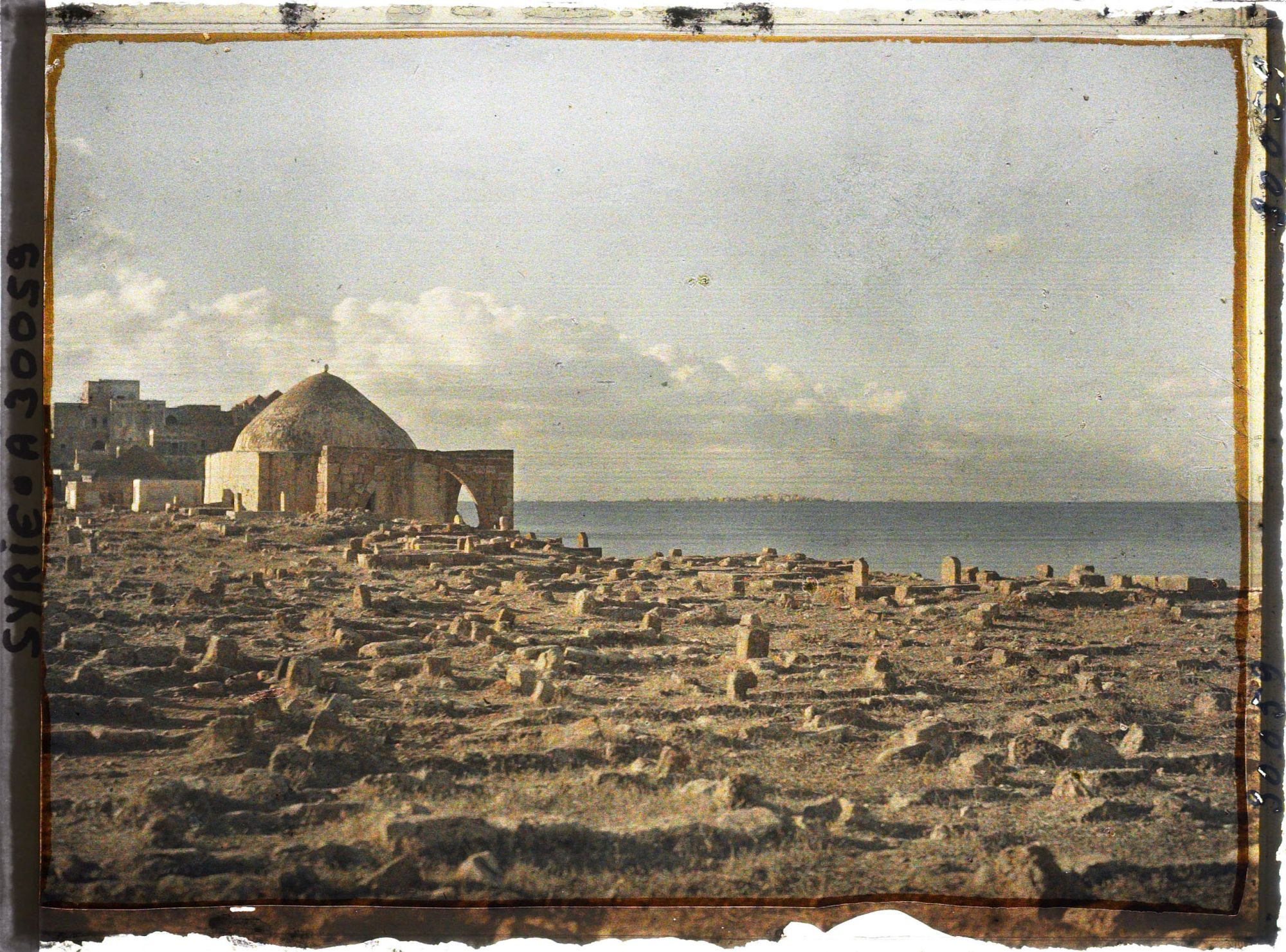 Image représentant Cimetière en bord de mer
