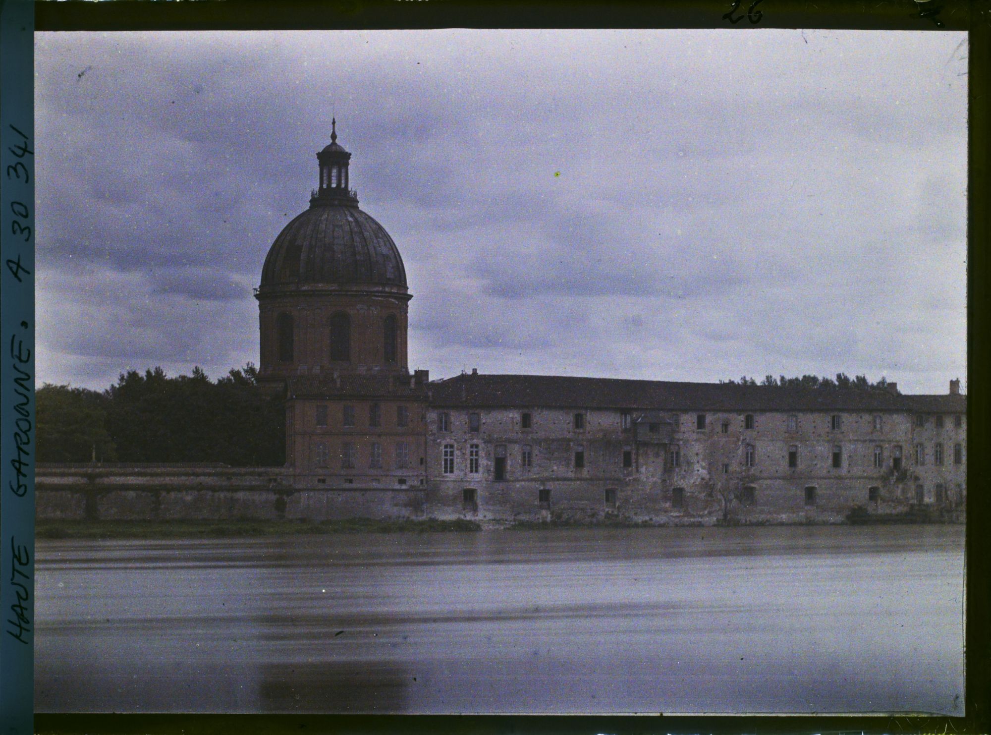 Image représentant Hôpital La Grave, vu depuis les bords de la Garonne