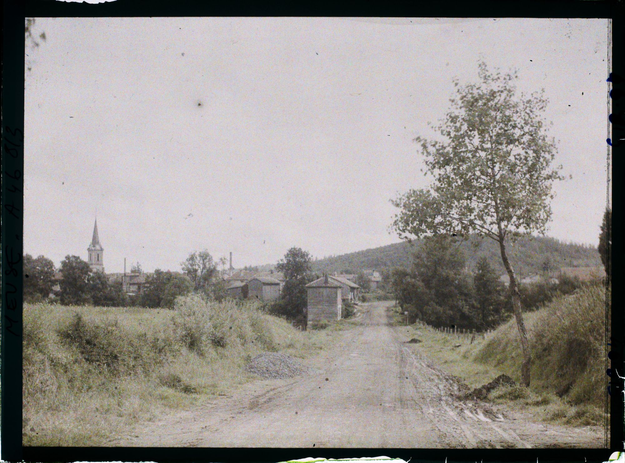 Image représentant France, Les Islettes (Meuse) (1427h), Entrée des Islettes par la route du Claon