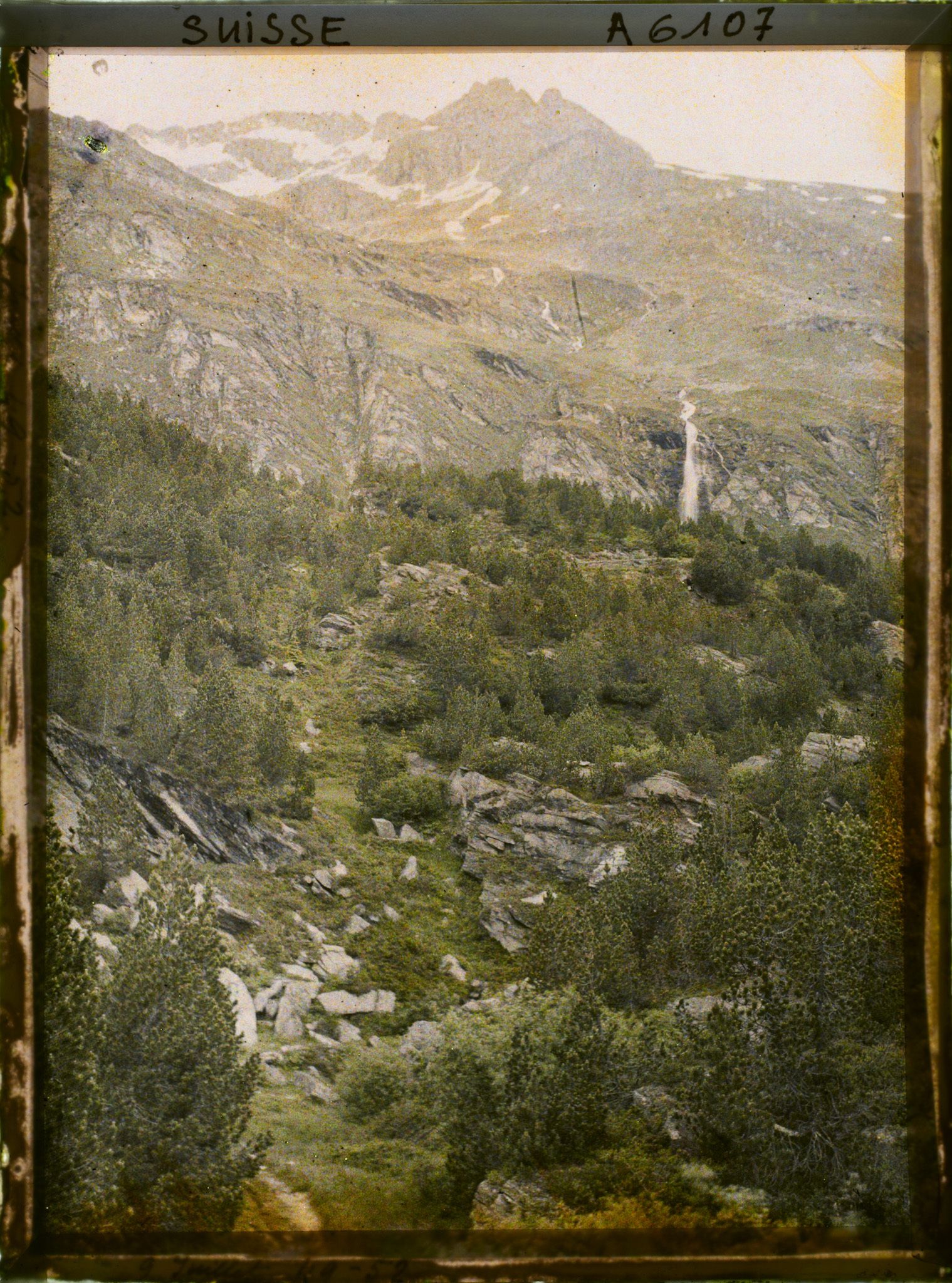 Image représentant Une cascade dans la région de Maloja