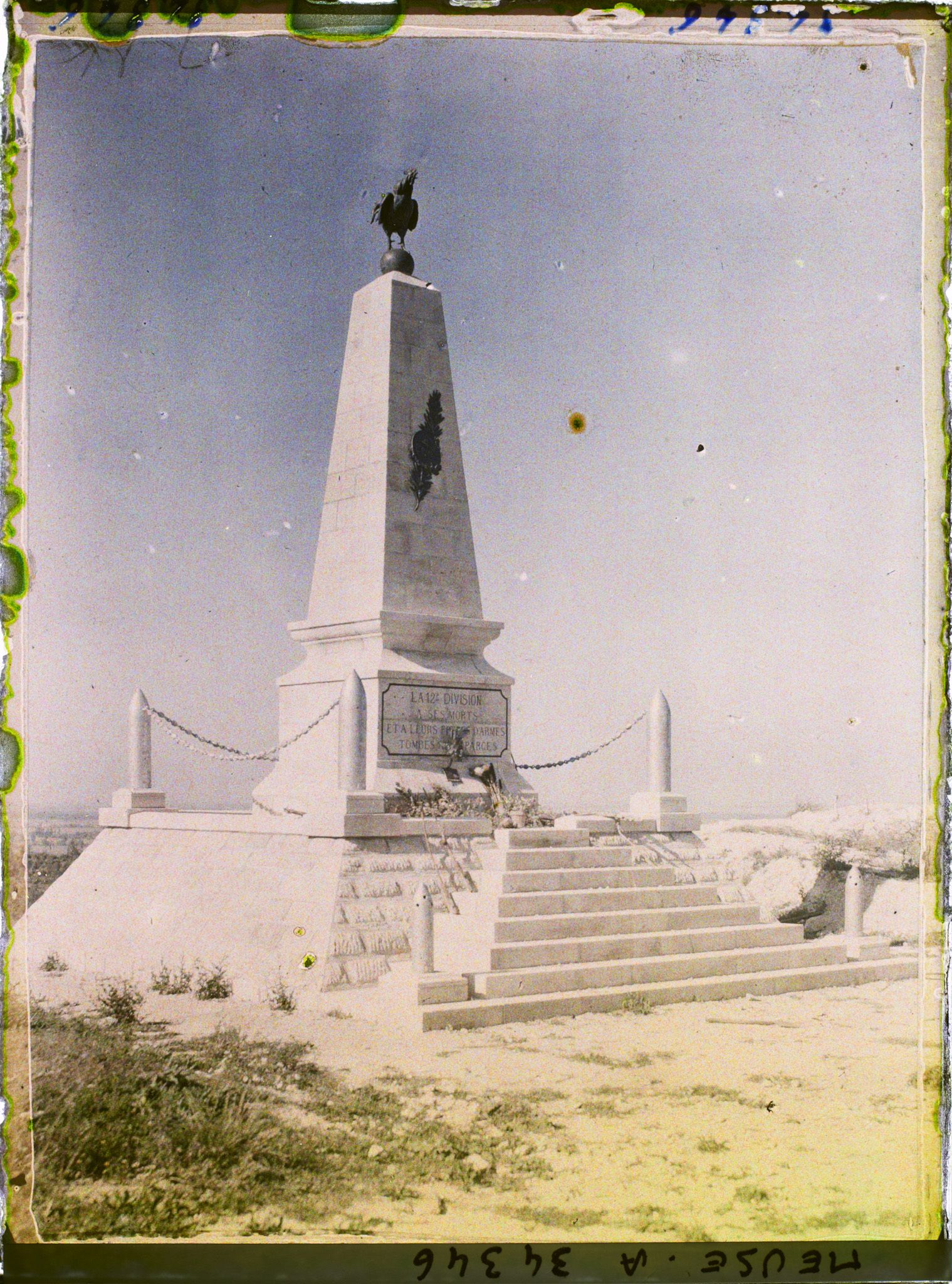 Image représentant France, Crête des Eparges, Monument des Eparges à la gloire de la 12e Division