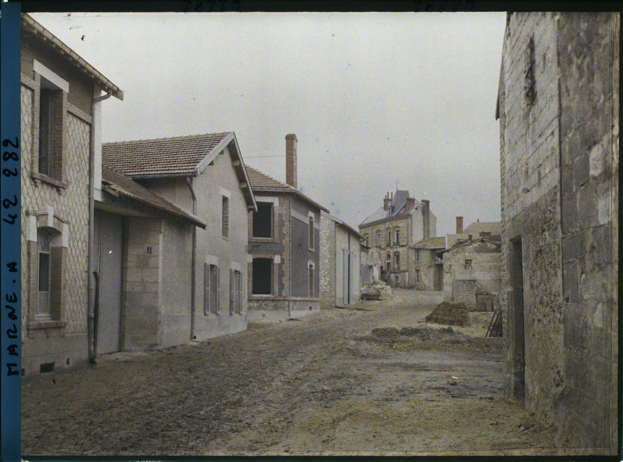Image représentant France, Nogent l'Abbesse près Reims, La rue principale