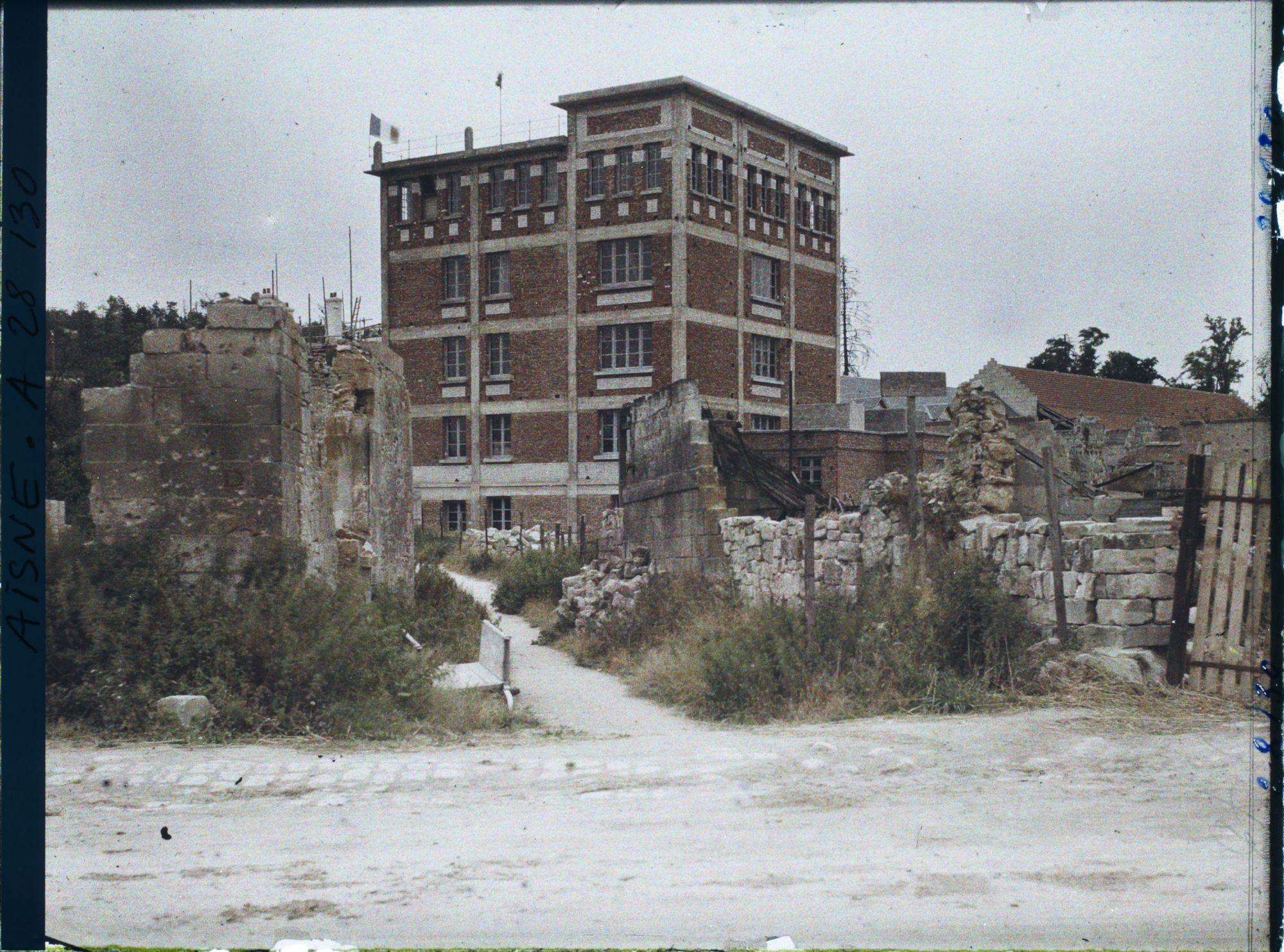 Image représentant Un grand moulin reconstruit