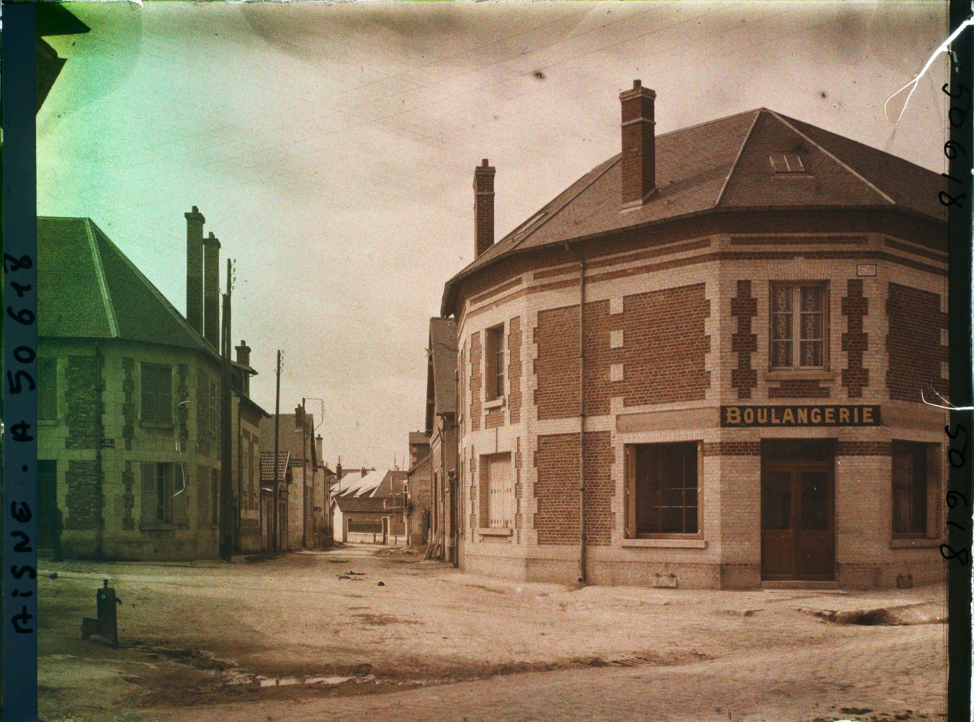 Image représentant France, Crouy, Place Adrien Lemoine et rue du Puits