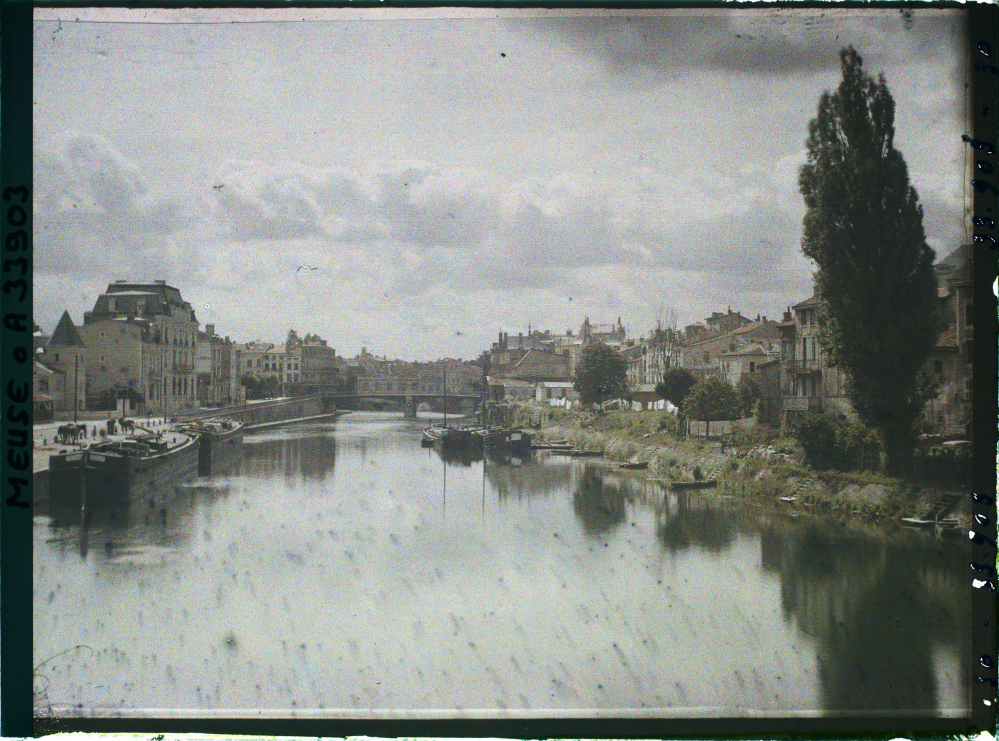 Image représentant France, Verdun, La Meuse, vue prise du Pont Chaussée vers l'Amont