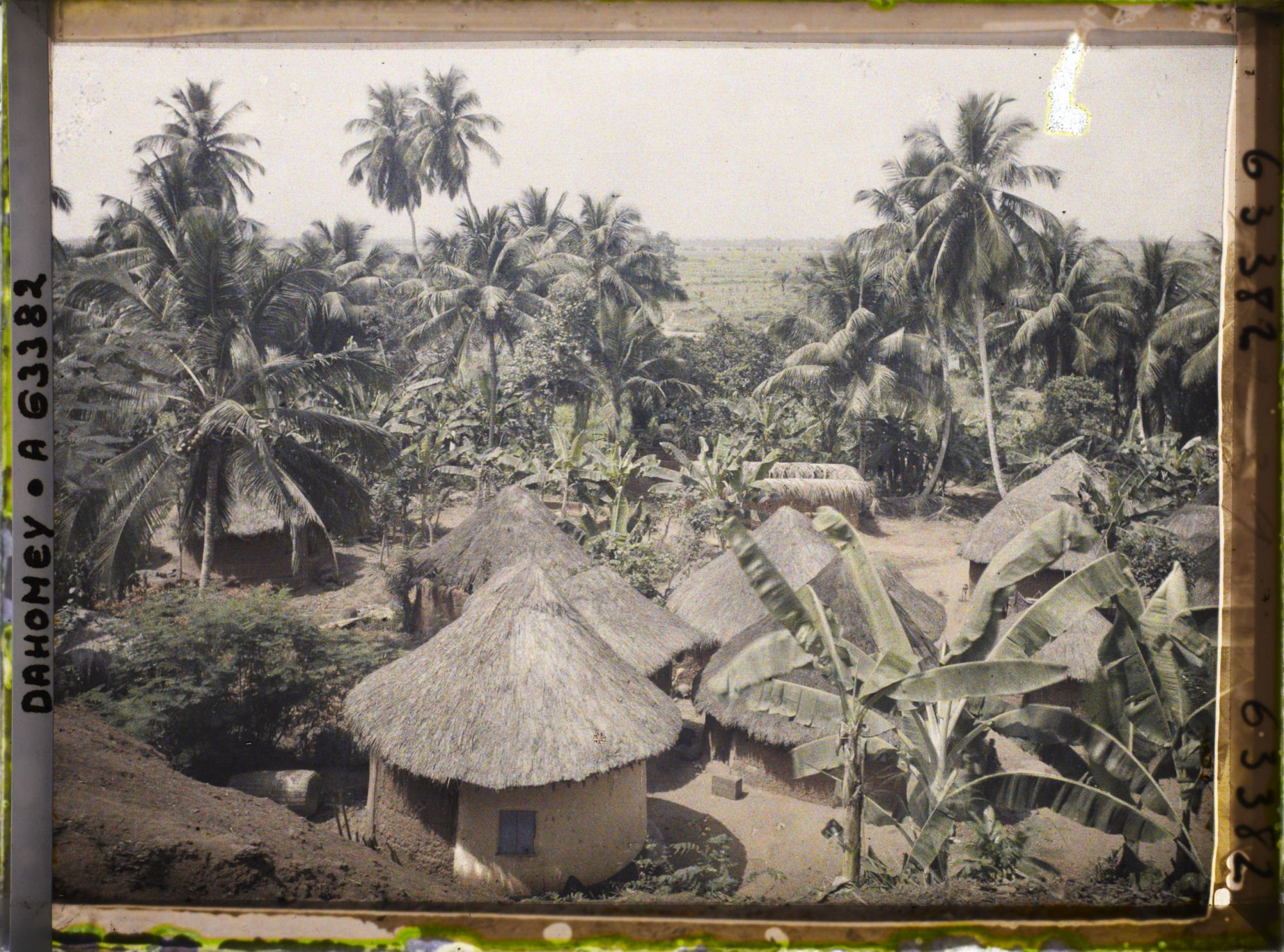 Image représentant Exemples de cases rondes vers la plaine de l'Ouémé