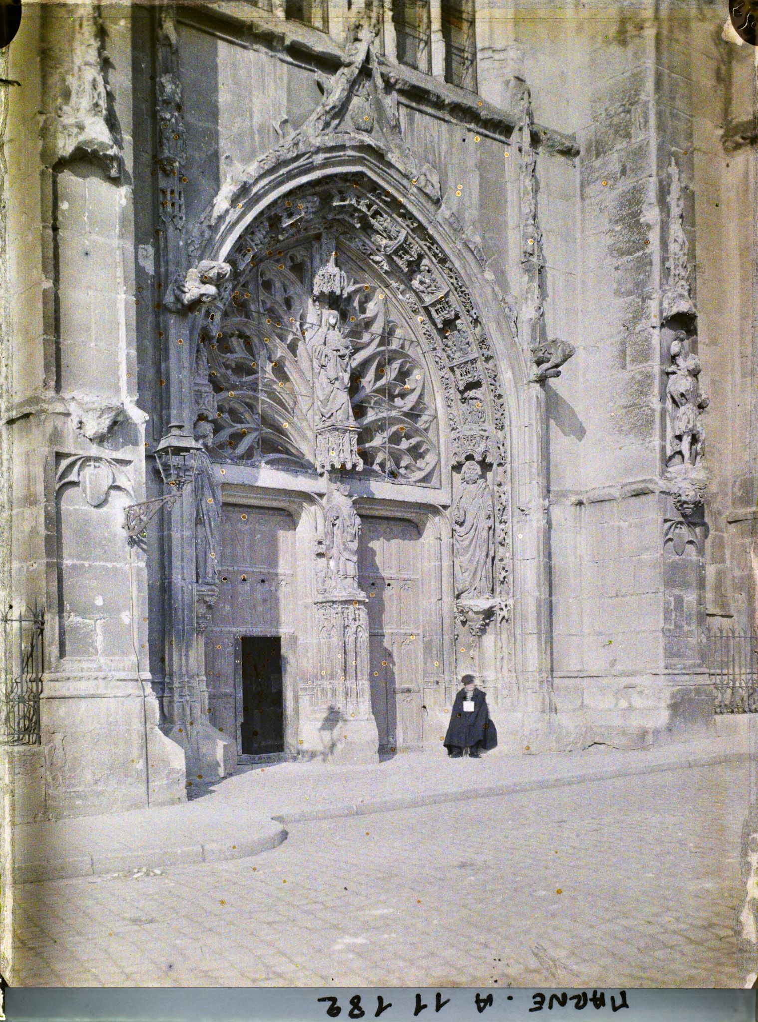 Image représentant Le portail du transept sud de la basilique Saint-Rémi