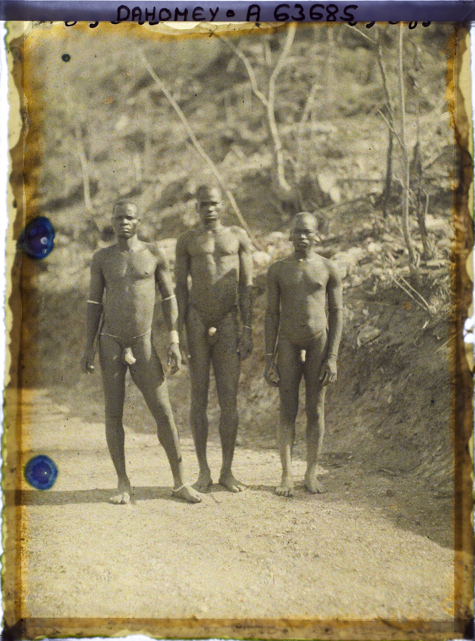 Image représentant Trois hommes somba