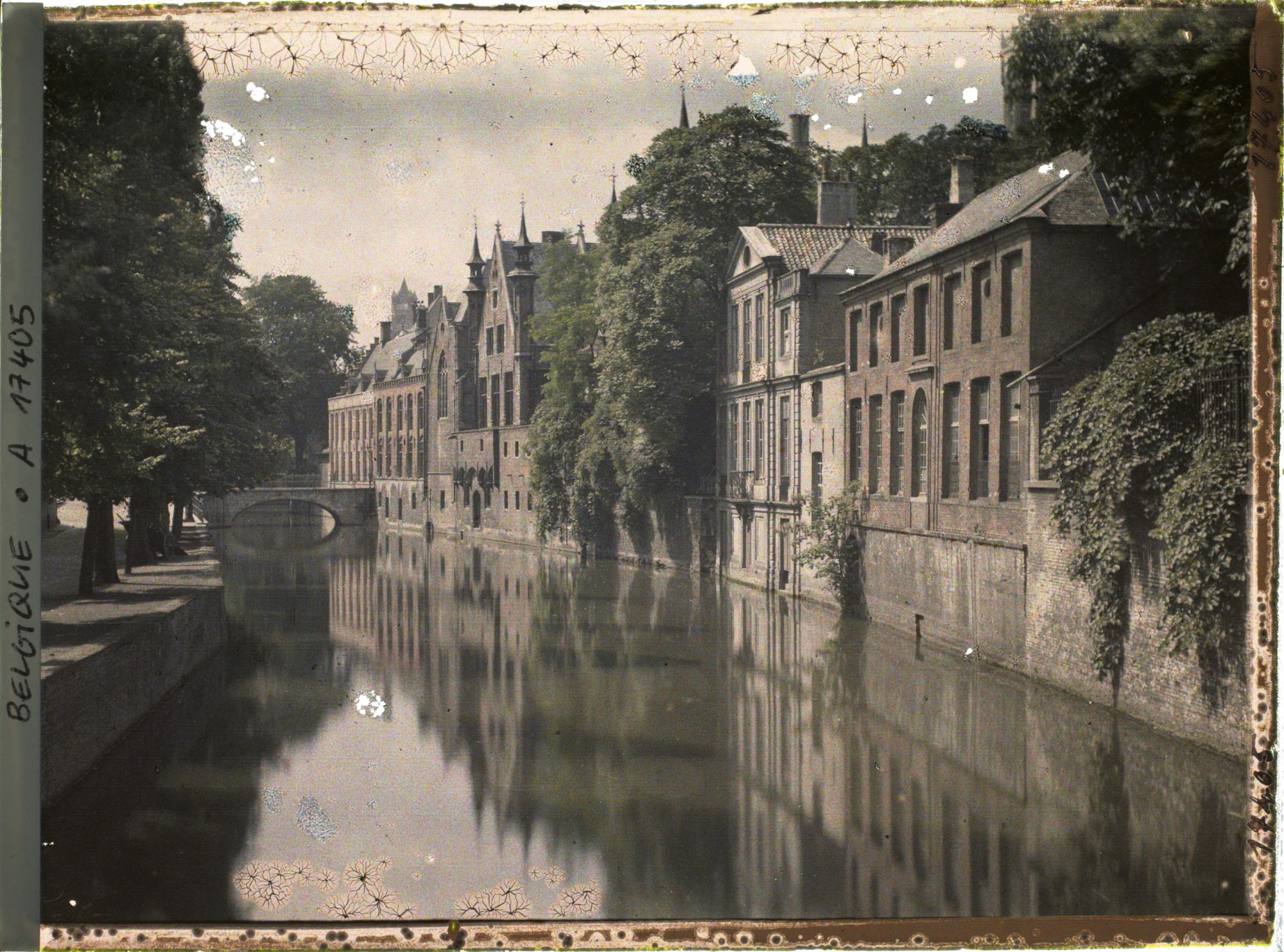 Image représentant Belgique, Bruges, Le Quai des Marbriers, la Justice de Paix