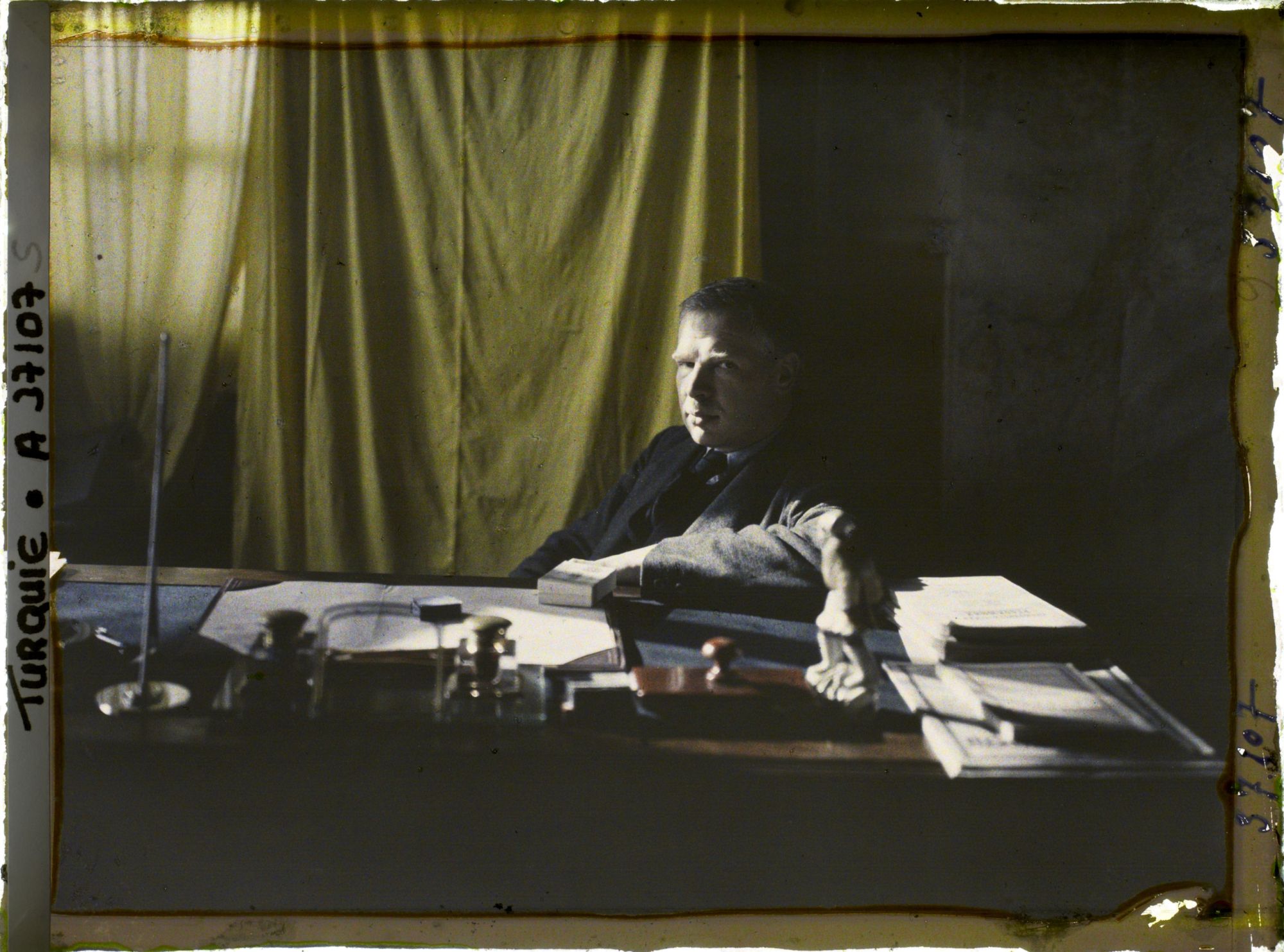 Image représentant Le camarade Aralof, Ambassadeur de la République des Soviets, jour de la création de l'URSS