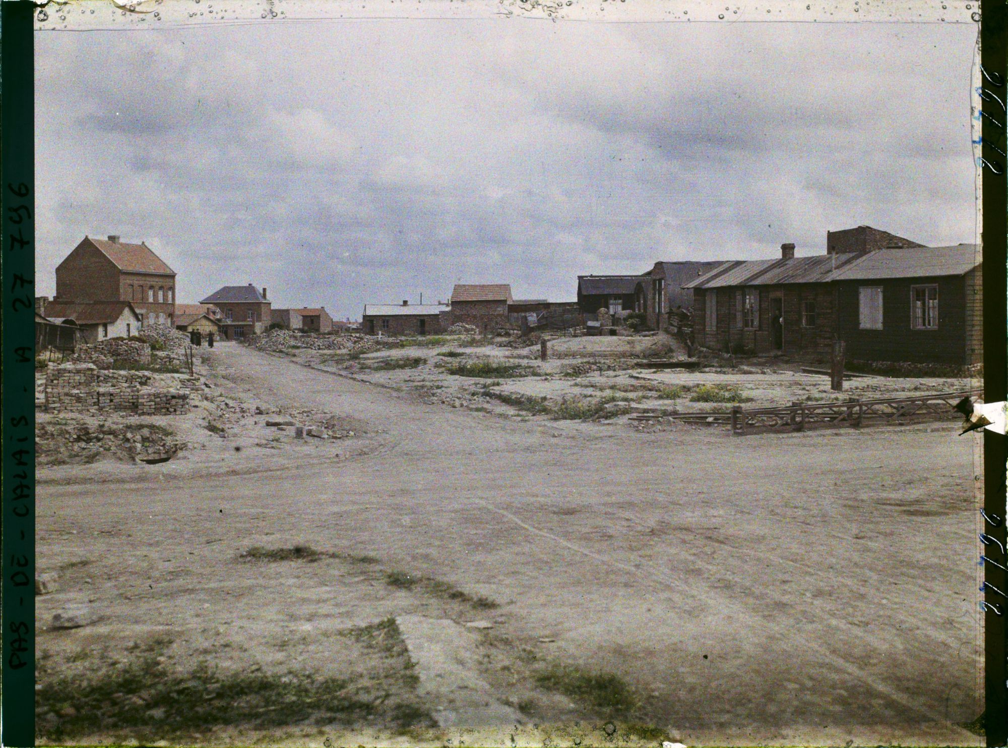 Image représentant France, Airon près de Lens, Une rue du Village