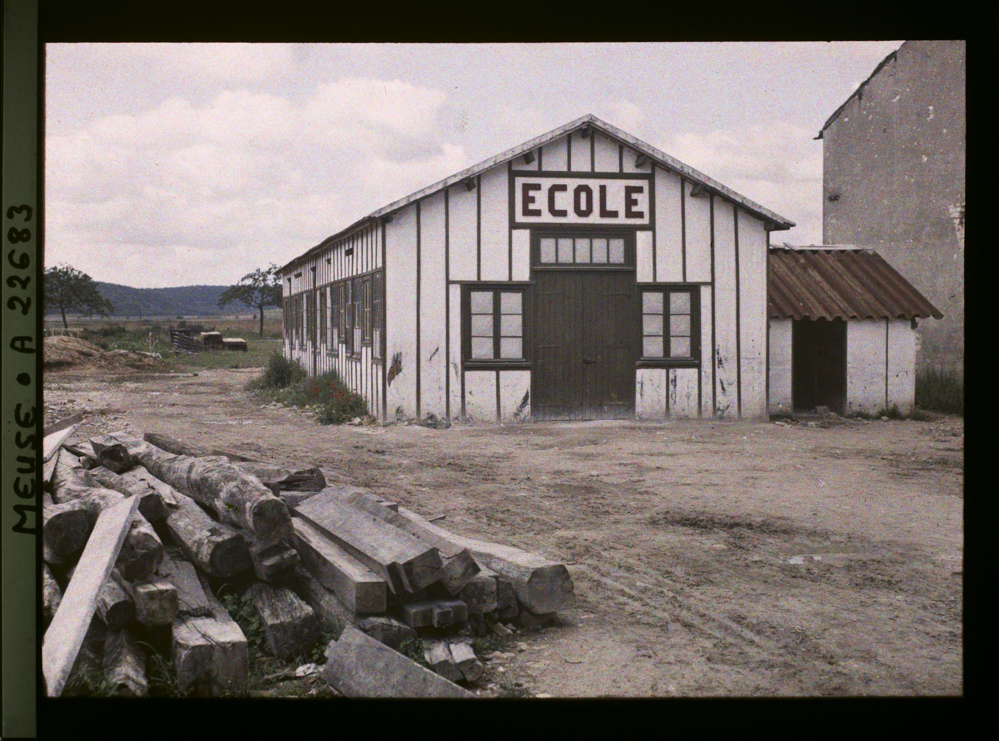 Image représentant France, Les Paroches, L'Ecole