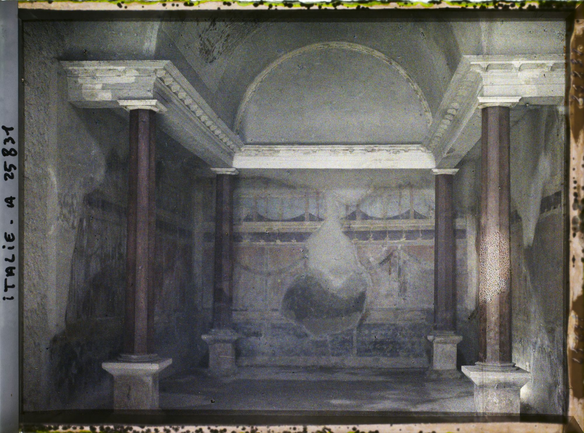 Image représentant Maison des noces d'argent, décoration des petites pièces donnant sur le péristyle