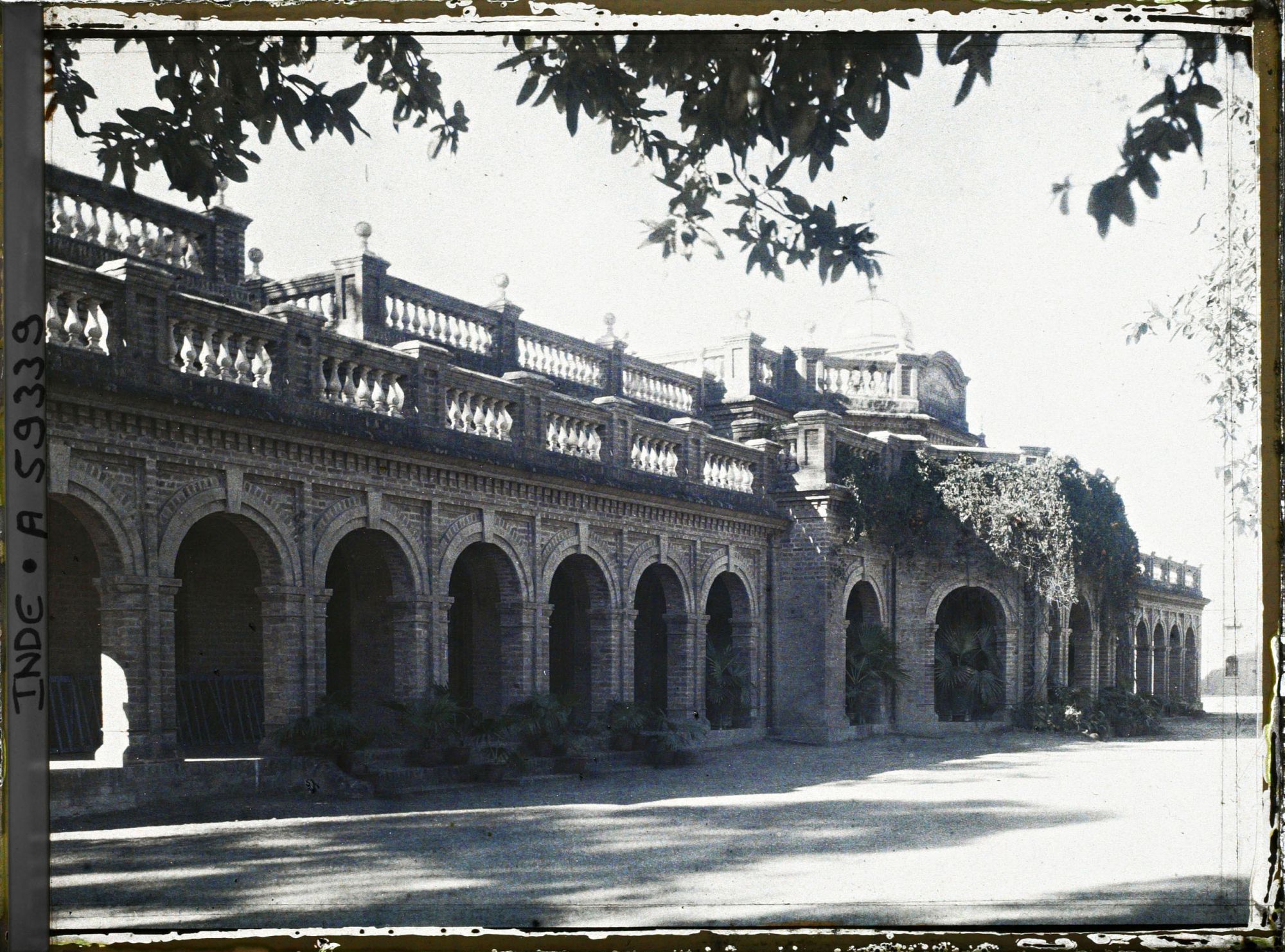 Image représentant Un collège (?)