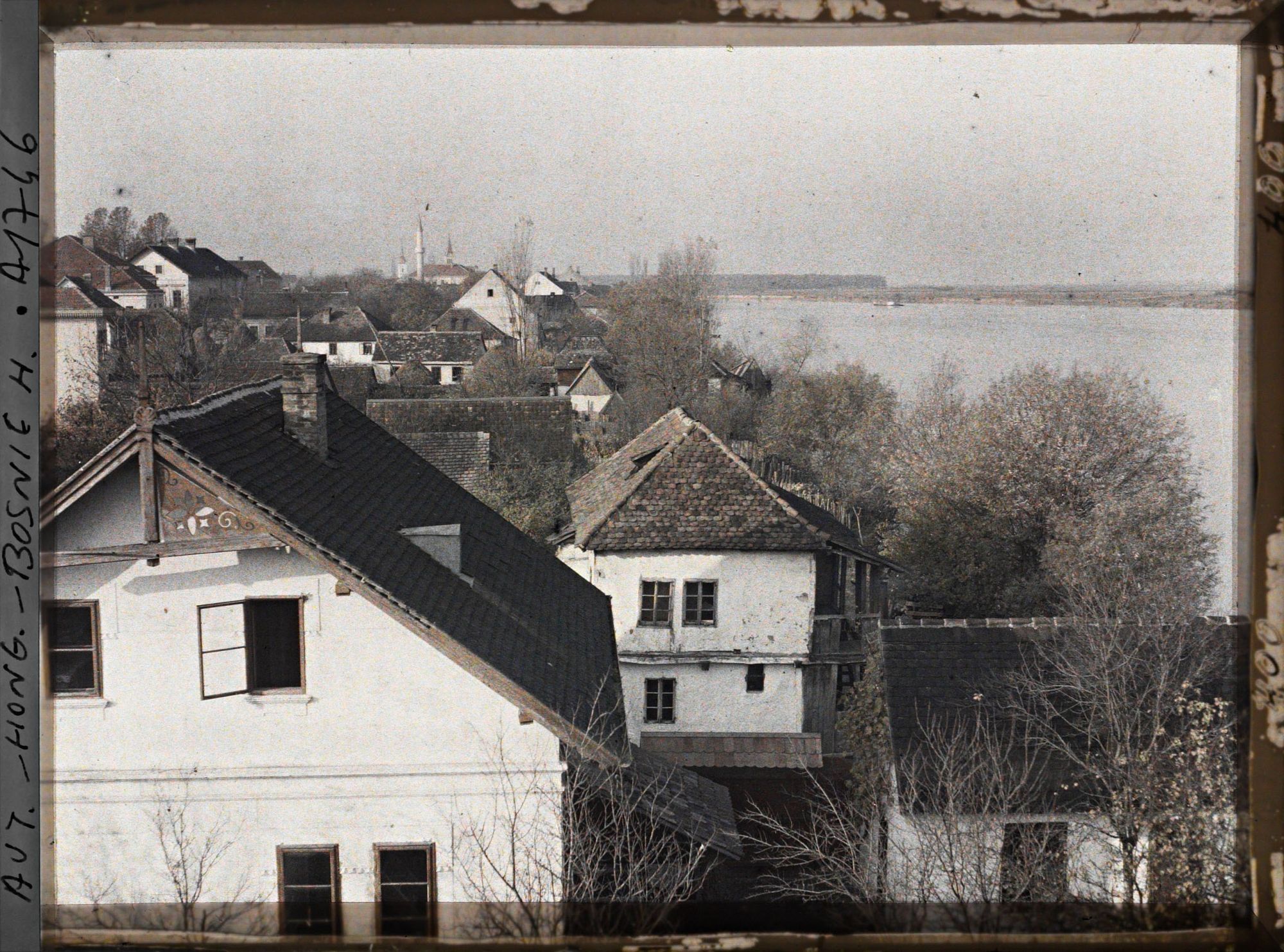 Image représentant Vue sur Bosna Brod prise du pont sur la Save