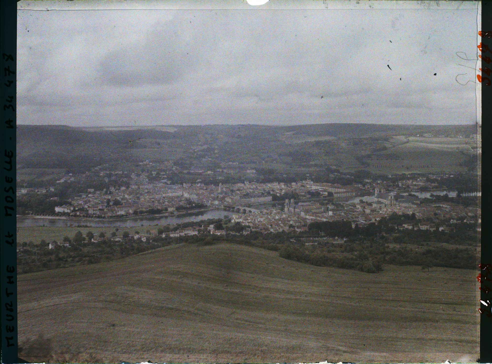 Image représentant France, Mousson, Vue Générale de Pont à Mousson et du Bois Le Prêtre