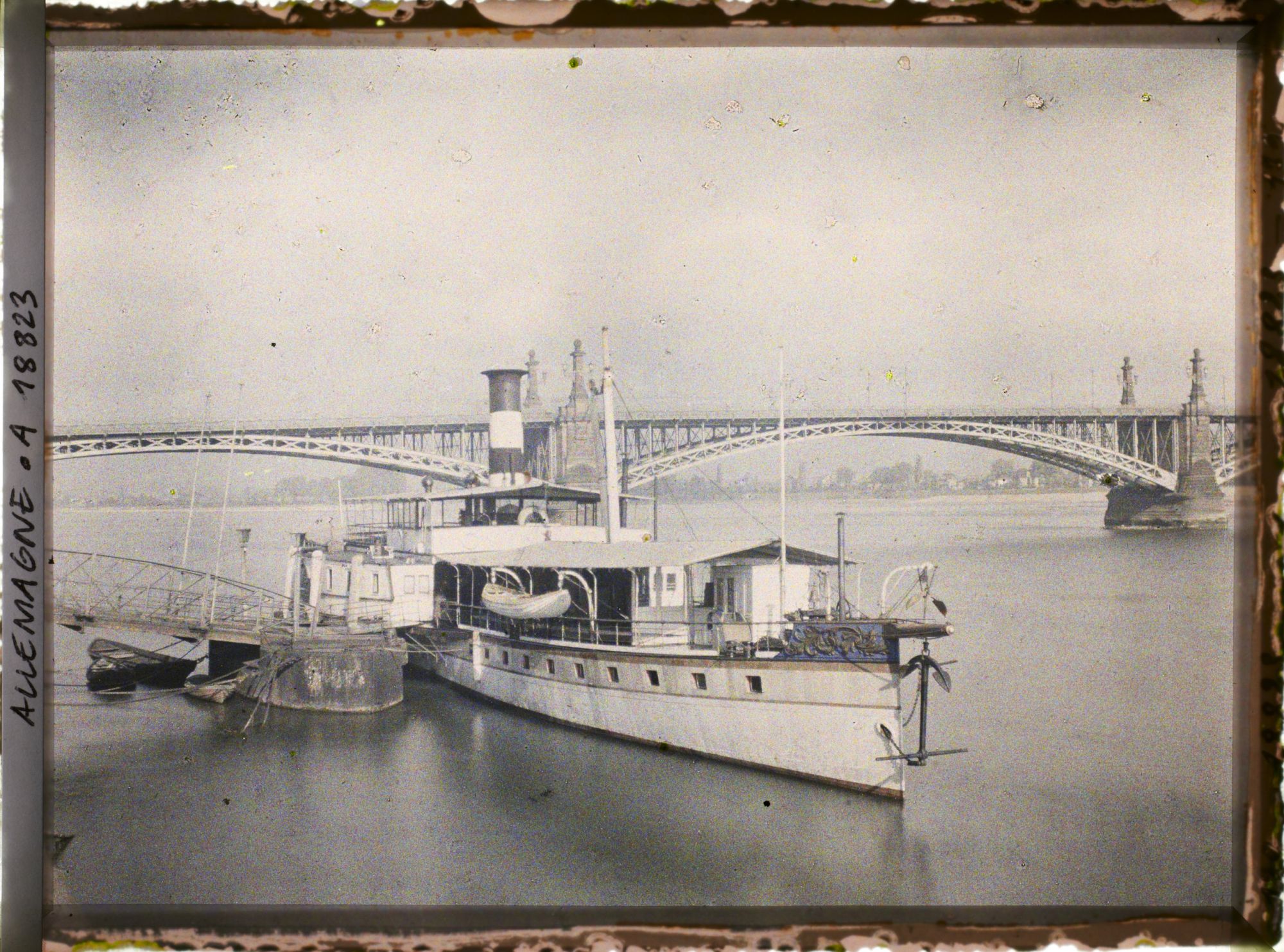 Image représentant Mayence, Les Bateaux du Rhin