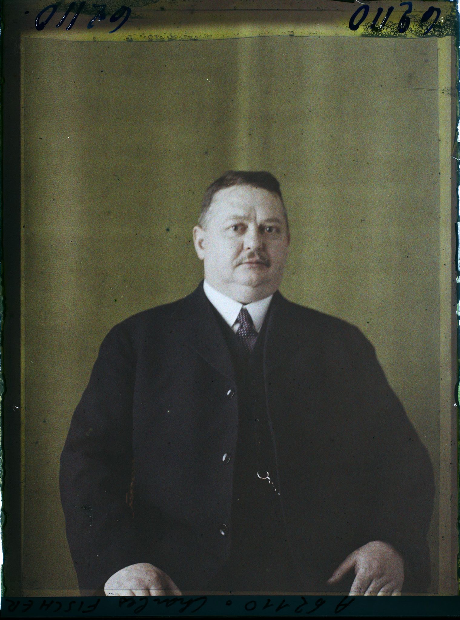 Image représentant https://musee-albert-kahn.s-museum.fr/home/NWQ2OTAwYzNmYjZlZTk1ZWQwODJmMjY4L2dlbmVyaWMtbm90aWNlLXRhYi9hdXRob3JpdHkvNjE3YTc5ZjVjZjhiODk2OGIzMzM3ZDIx/5d6900c3fb6ee95ed082f268/generic-notice-tab/authority/617a79ebcf8b8968b3336d35 Monsieur Charles Fischer