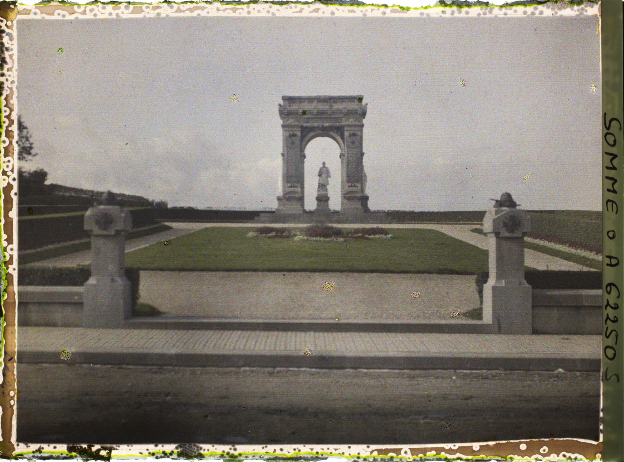 Image représentant Somme, Proyart, Le monument