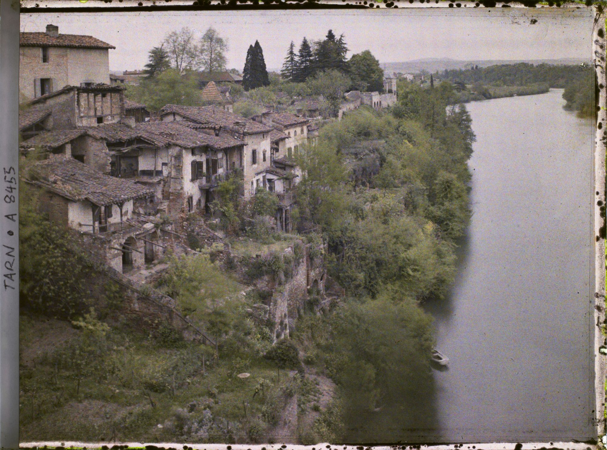 Image représentant Maisons sur une presqu'île le long du Tarn, les Cabannes (?)