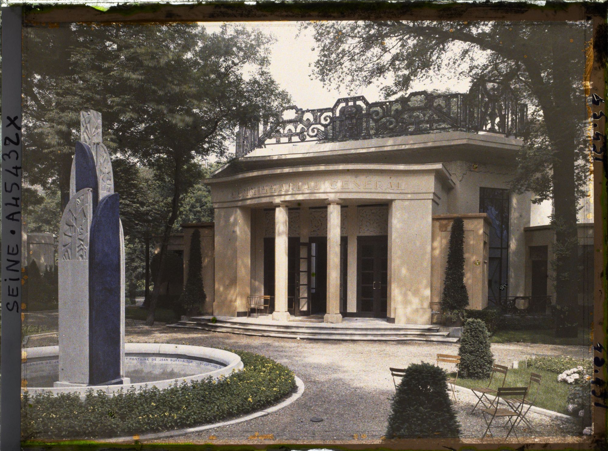 Image représentant L'Exposition des arts décoratifs, Pavillon du Commissariat général