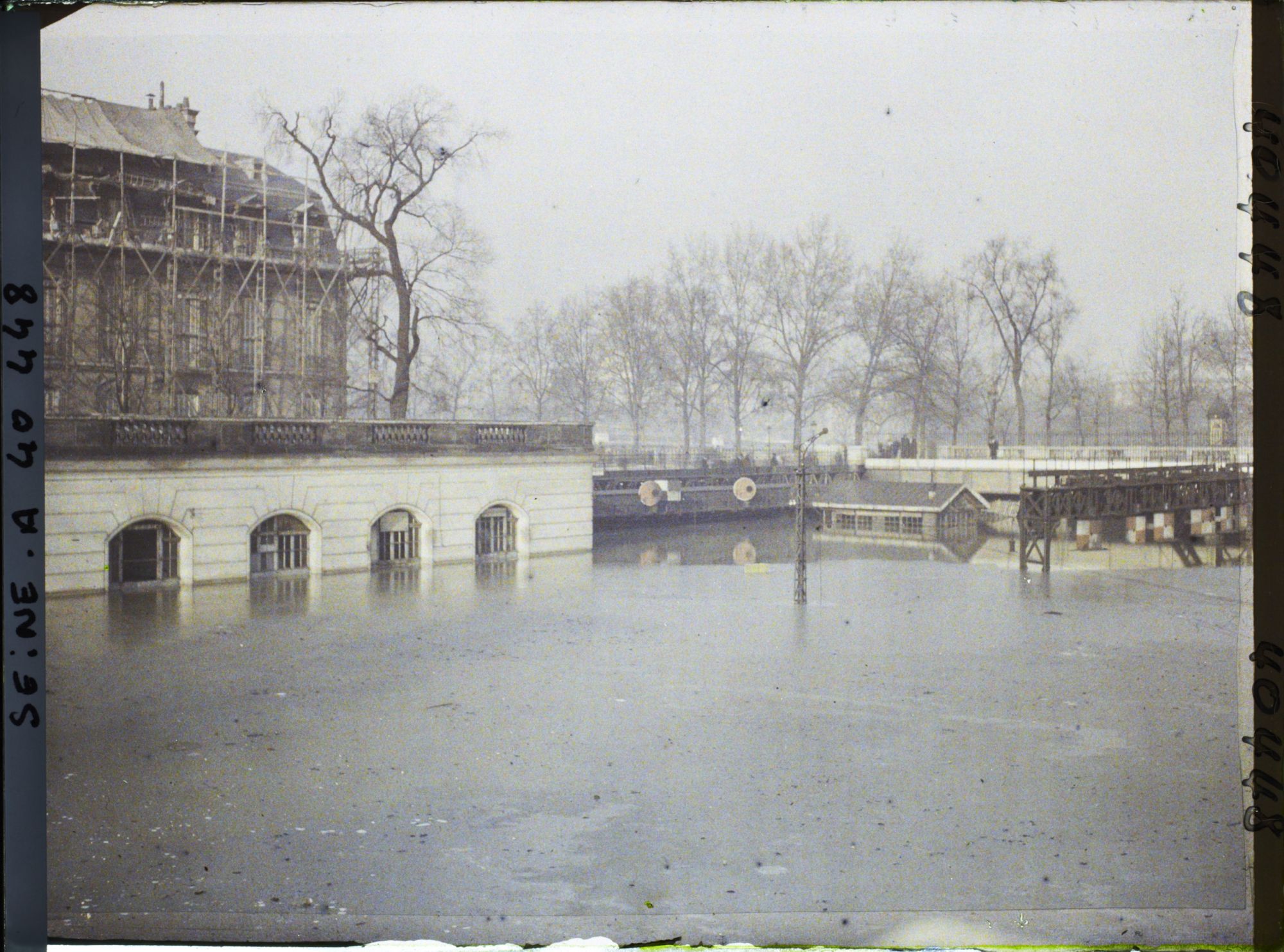 Image représentant La gare des Invalides inondée par la crue de la Seine