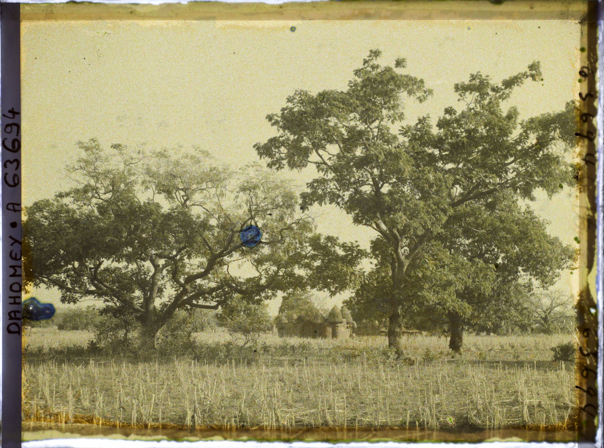 Image représentant Paysage et tatas (cases) " sombas "