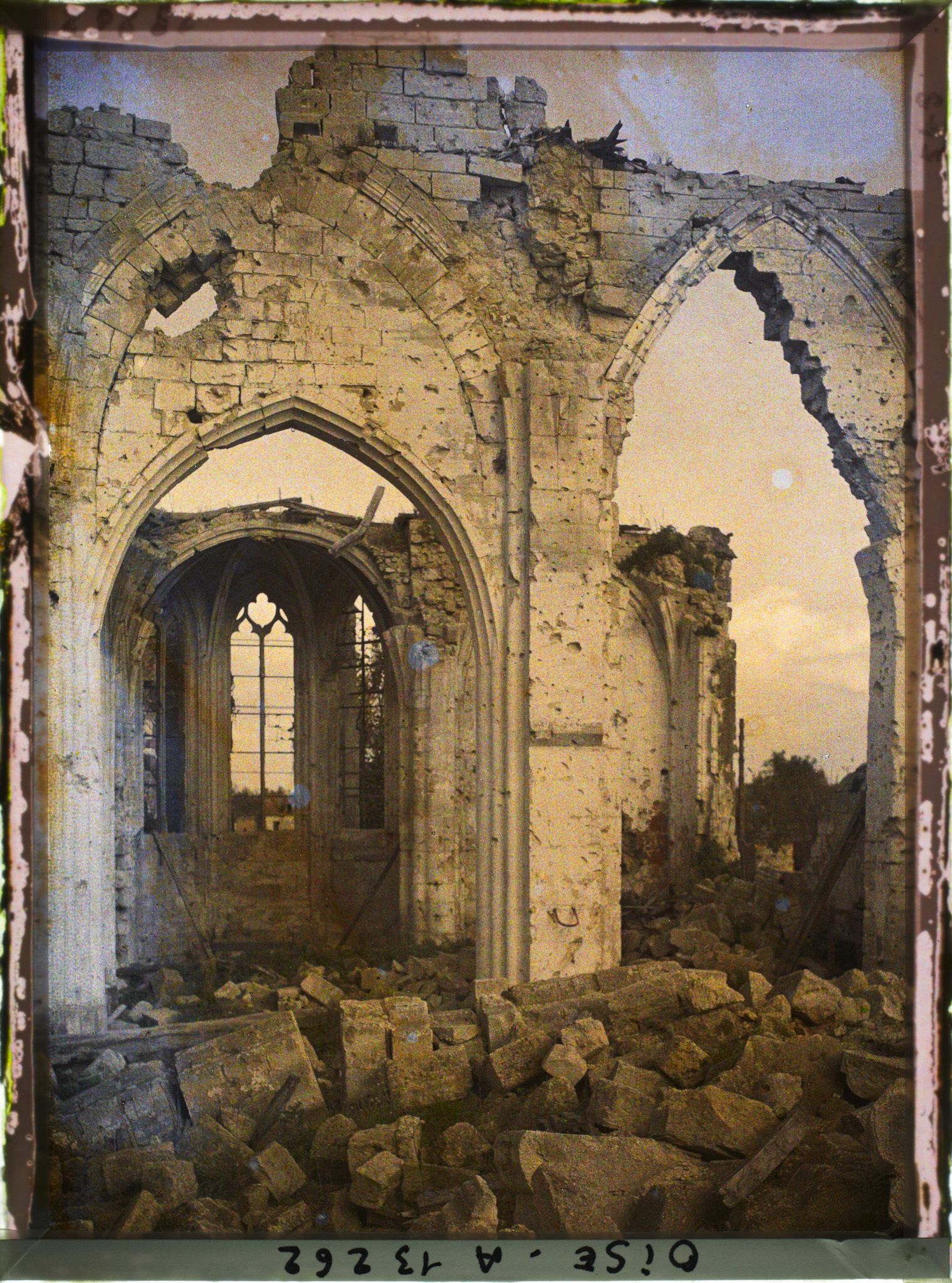 Image représentant France, Lassigny, Eglise Intérieur