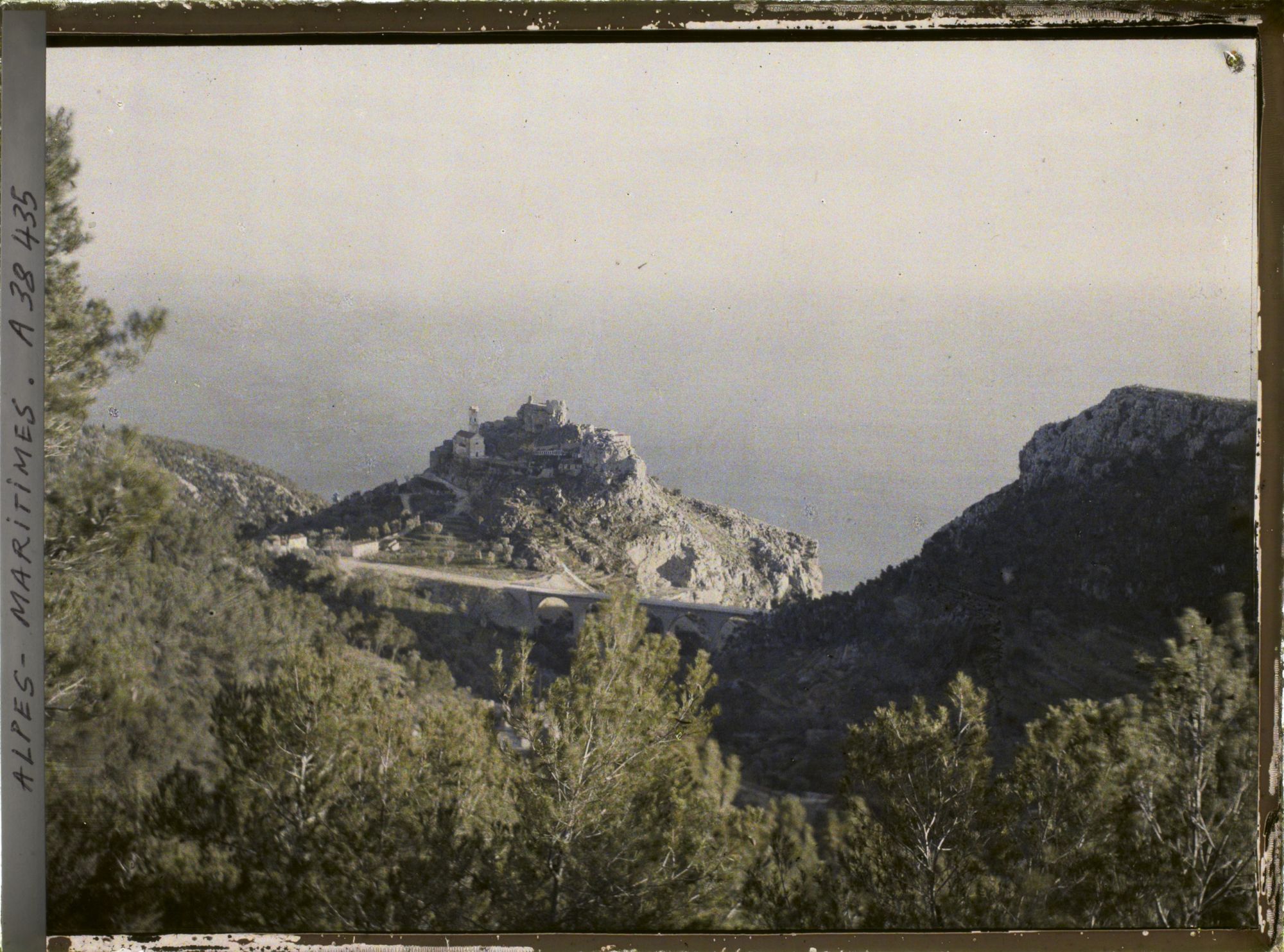 Image représentant La ville avec le viaduc