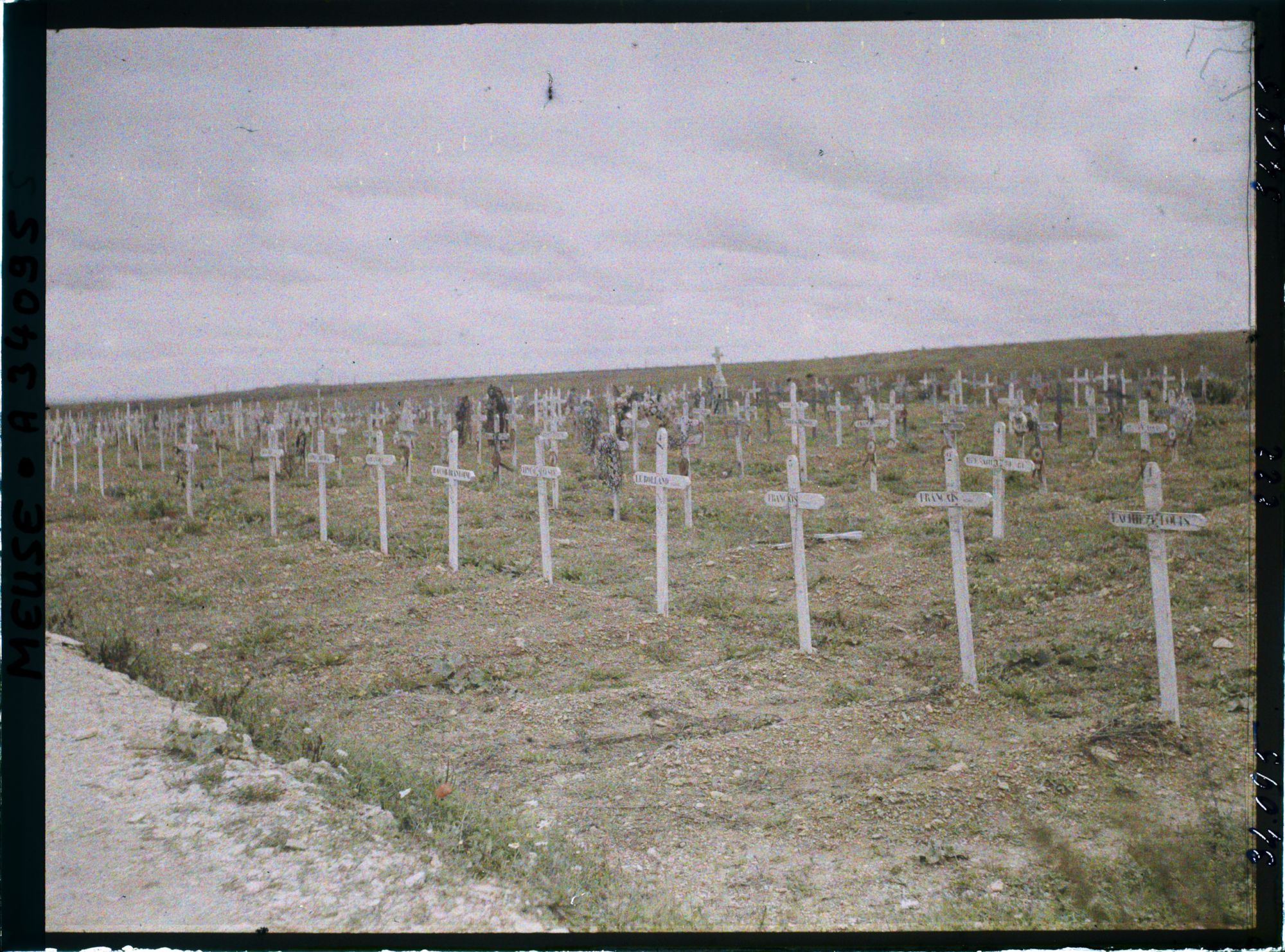 Image représentant France, Fleury, Une partie du Cimetière