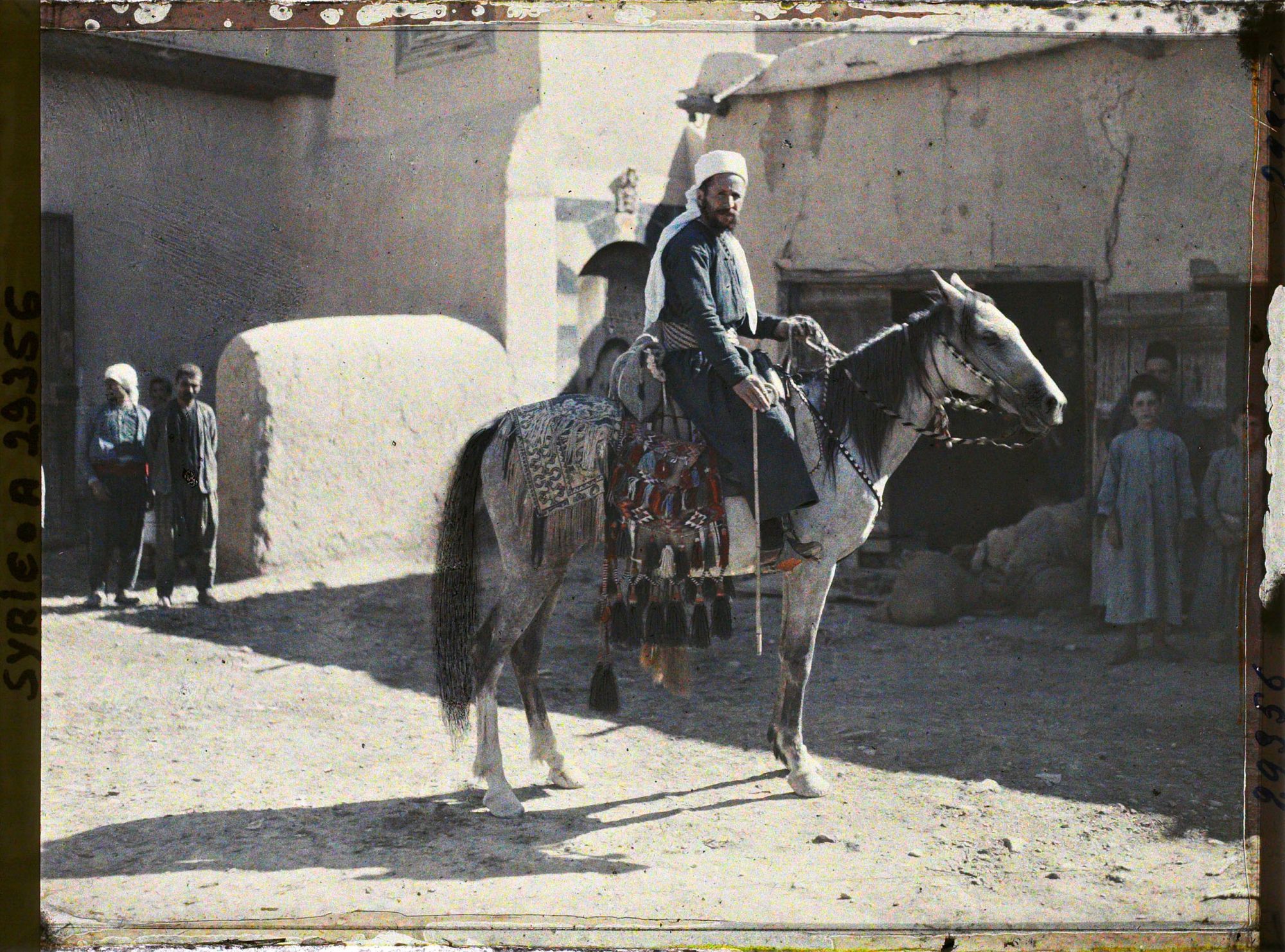 Image représentant Un chef de village druze à cheval
