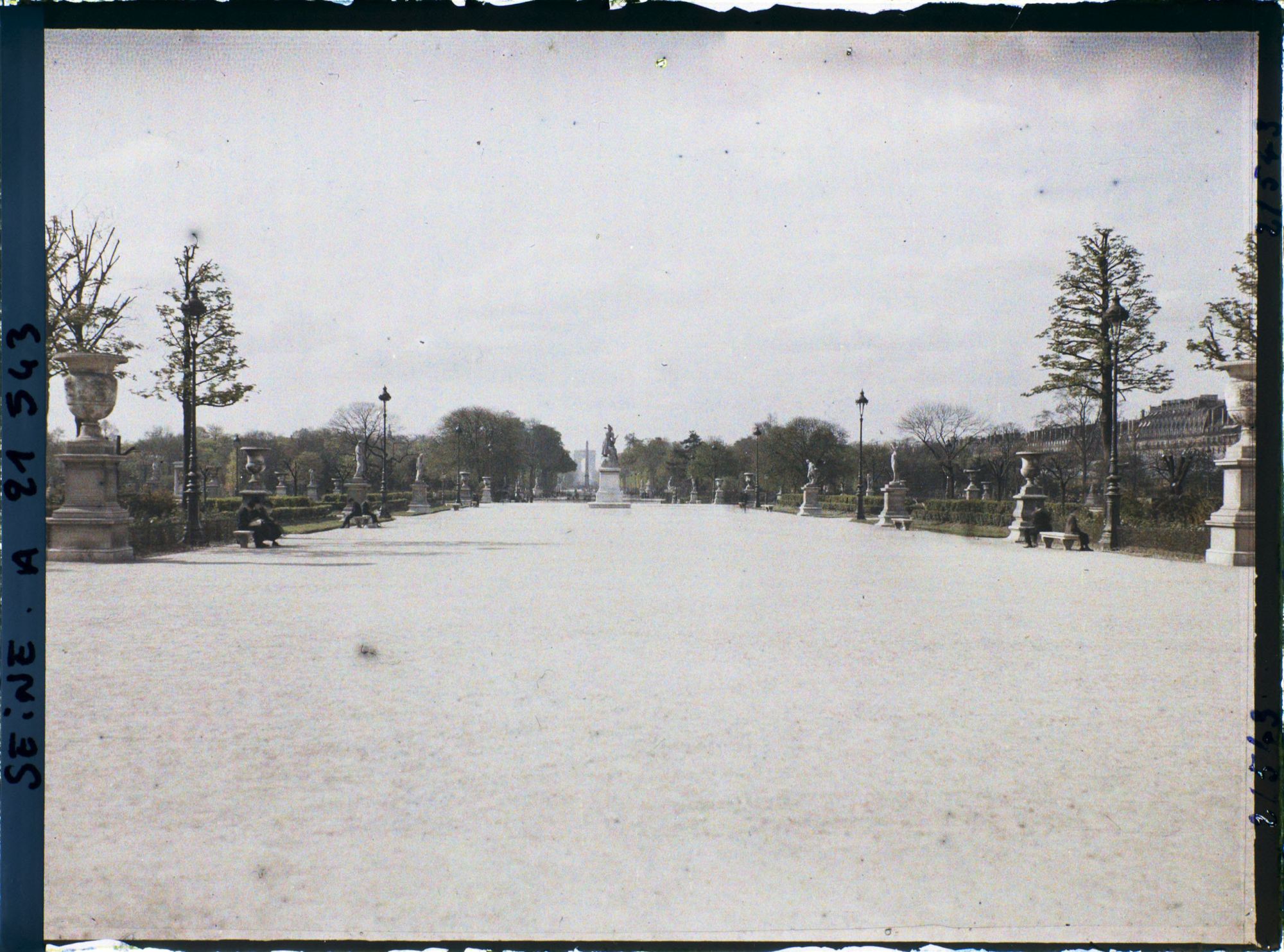 Image représentant Les Tuileries, allée centrale