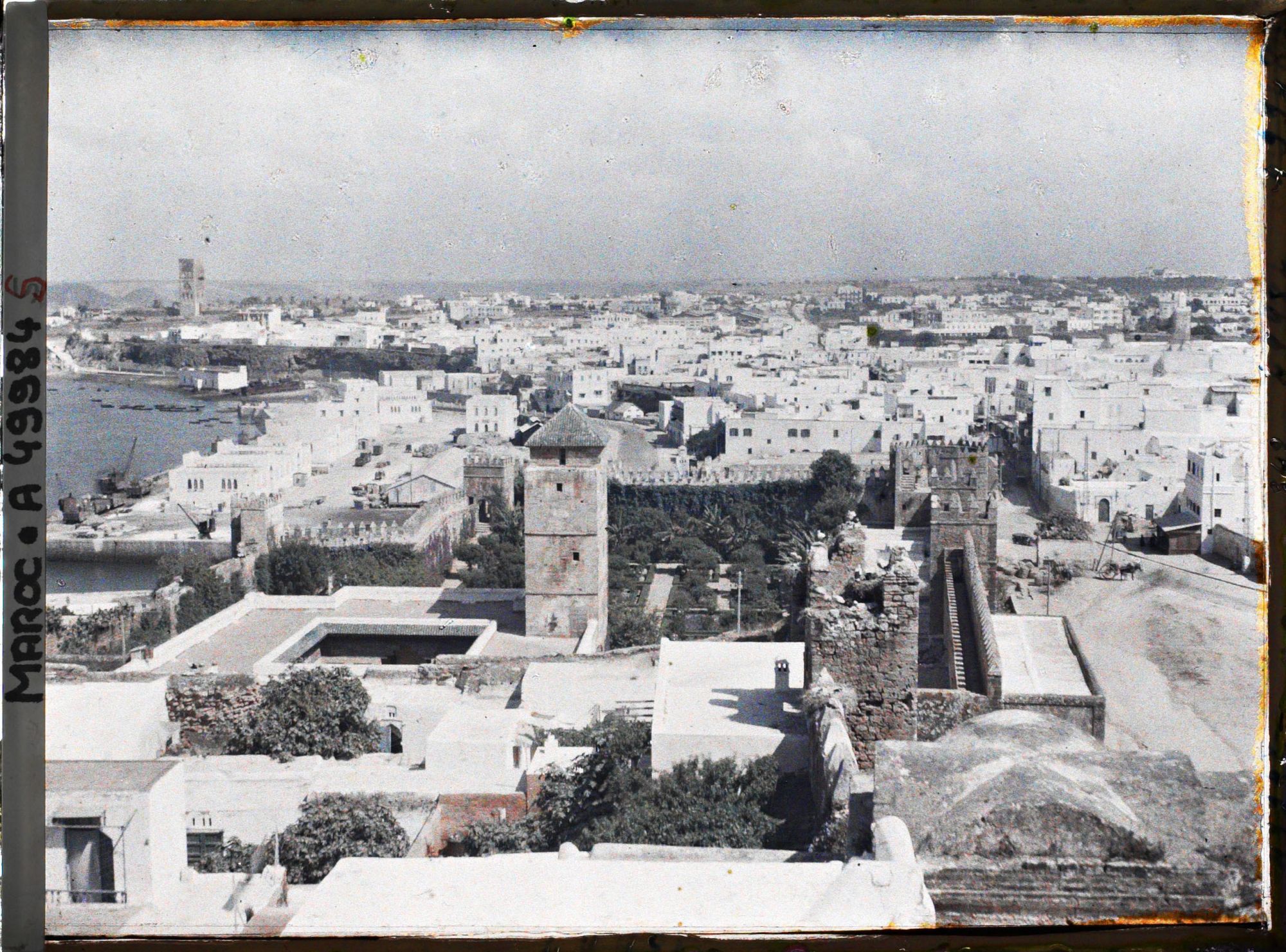Image représentant La ville nouvelle vue depuis la casbah des Oudaïa