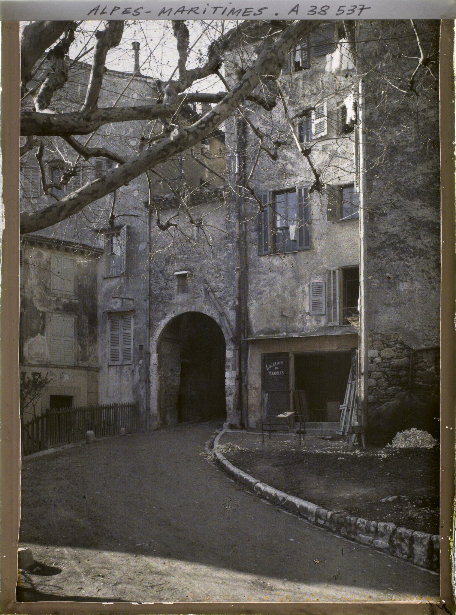 Image représentant Une petite place