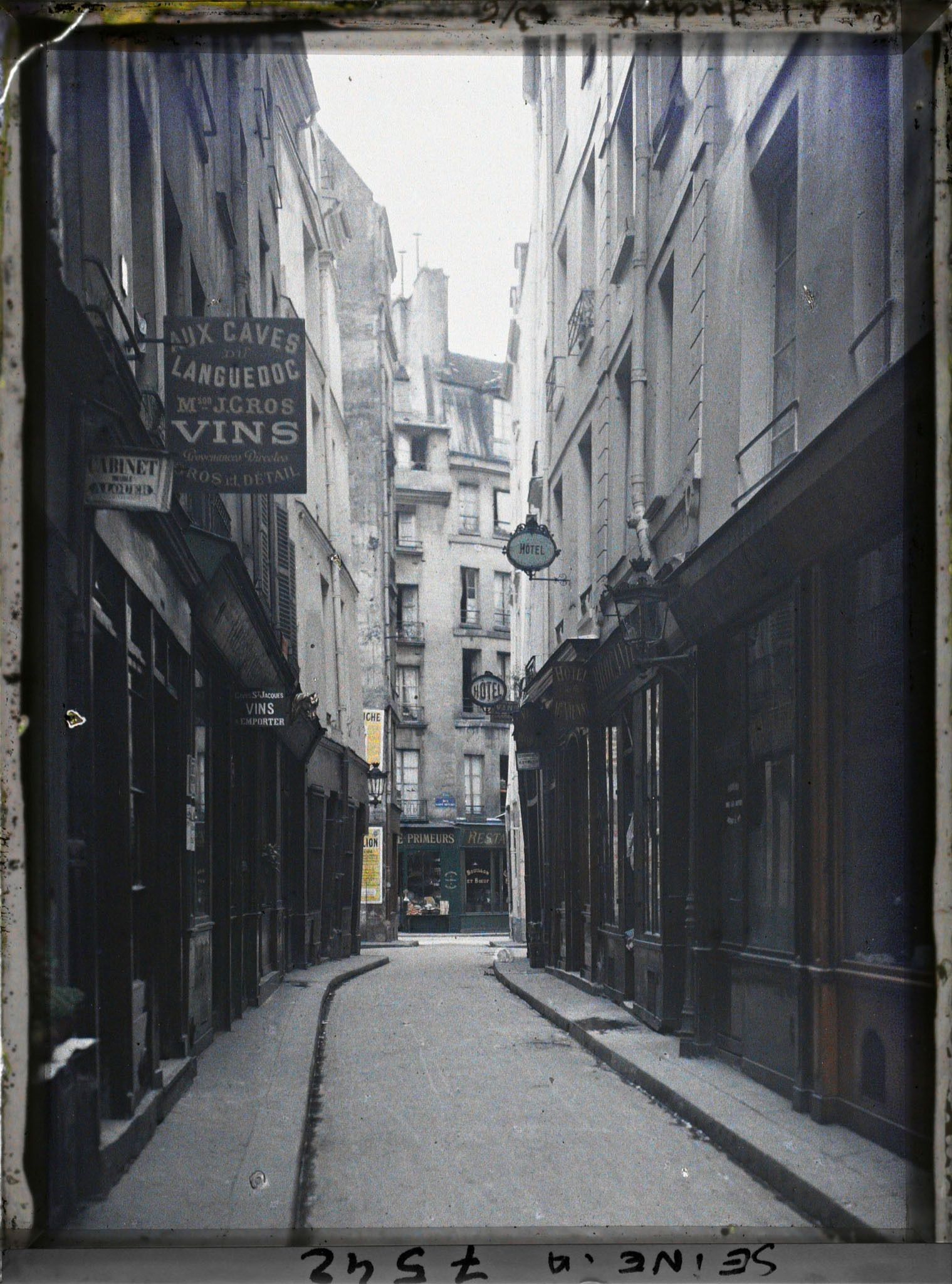 Image représentant La rue Xavier-Privas, vue de la rue de la Huchette