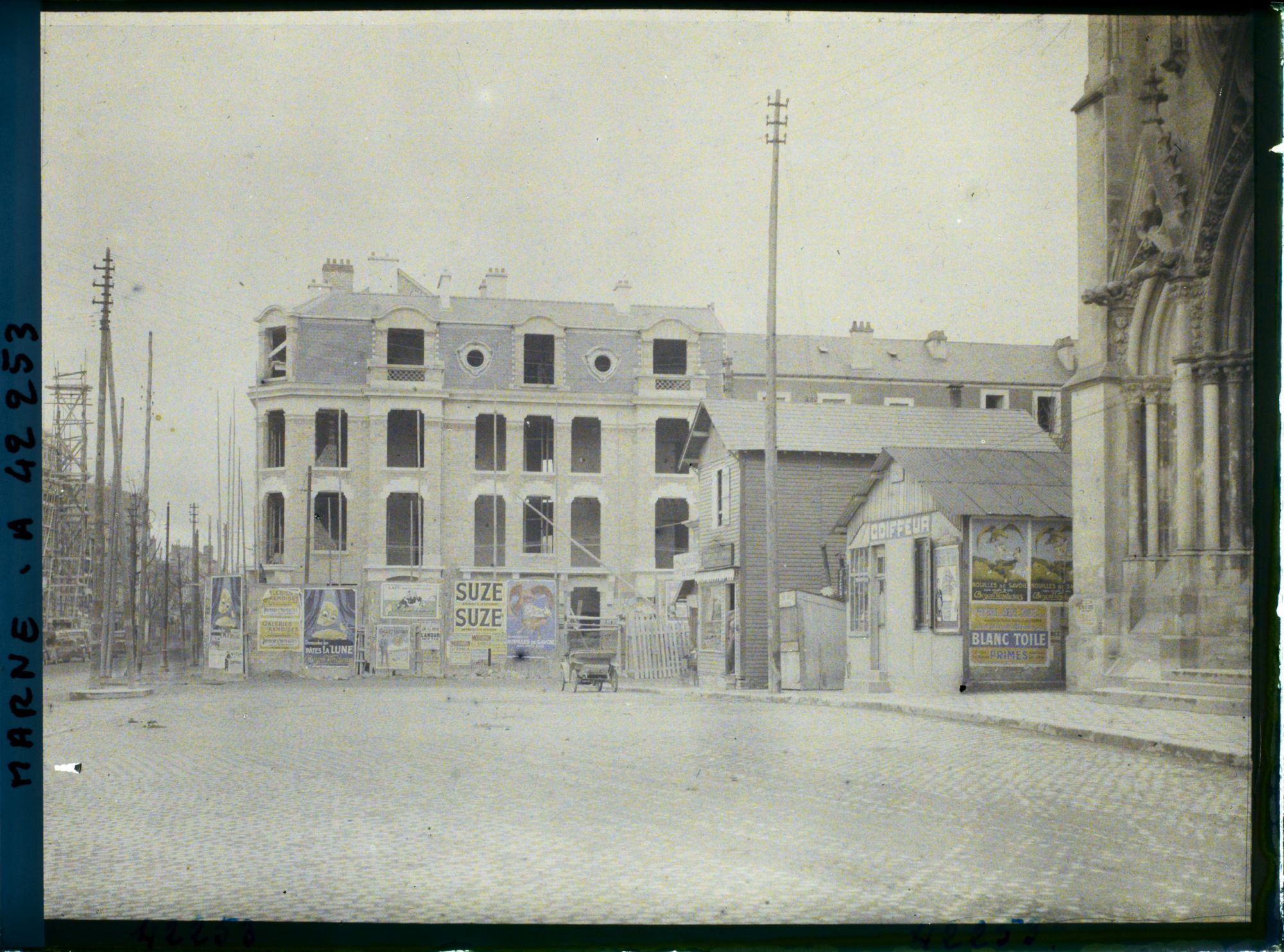Image représentant France, Reims, Dans le faubourg de Laon, près l'Eglise St Thomas