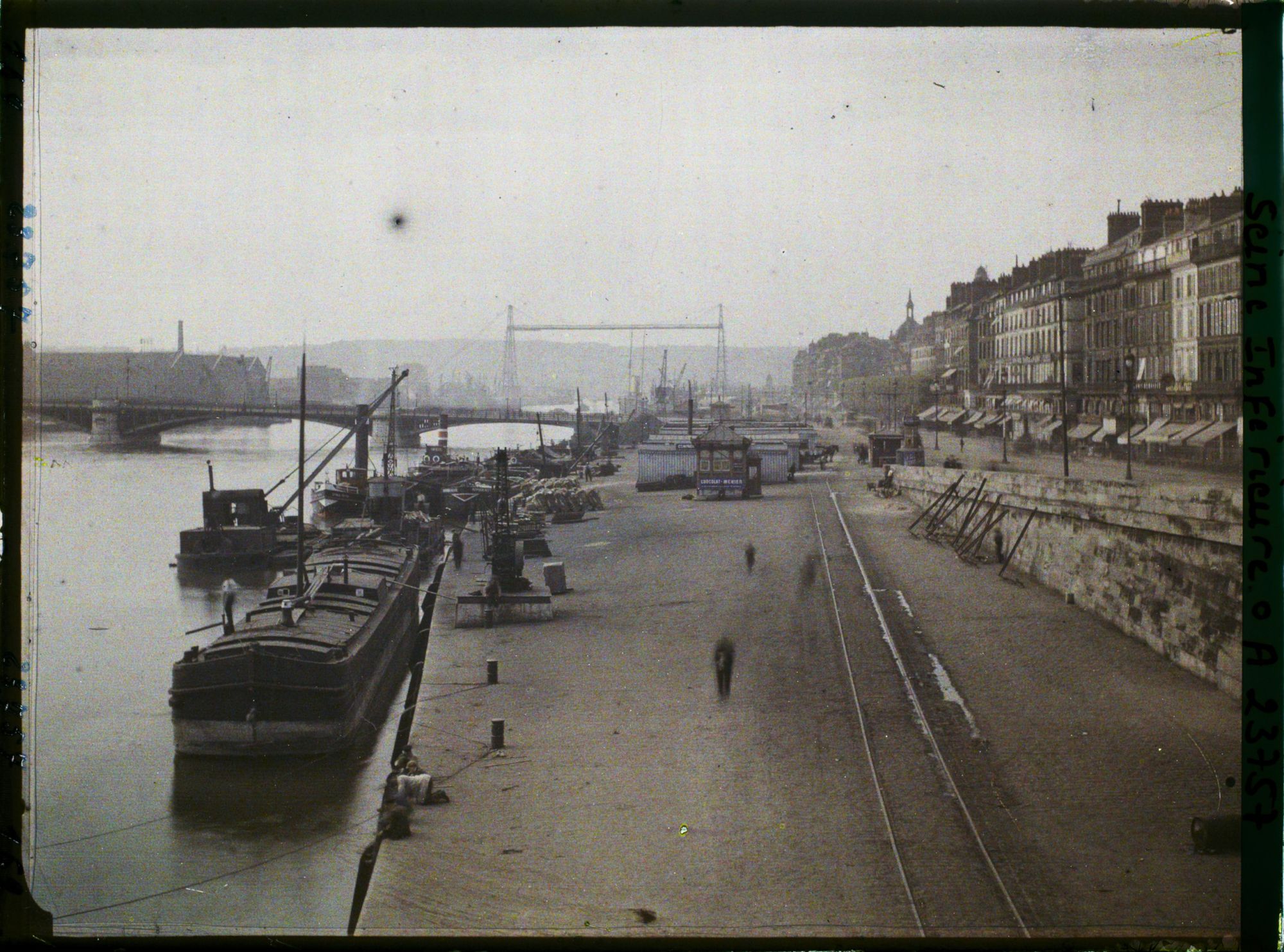 Image représentant Le port vu du pont Corneille vers l'aval