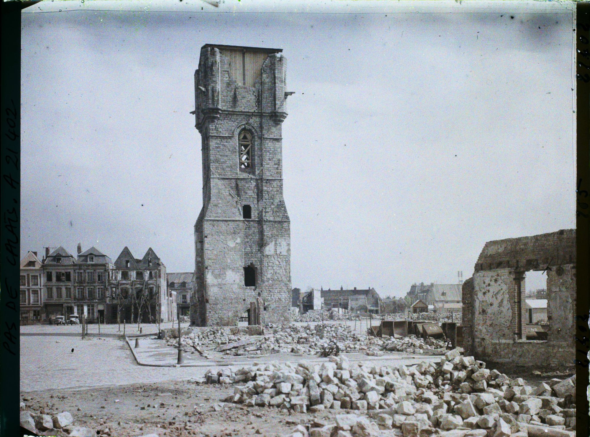 Image représentant France, Béthune, Beffroi et Grande place