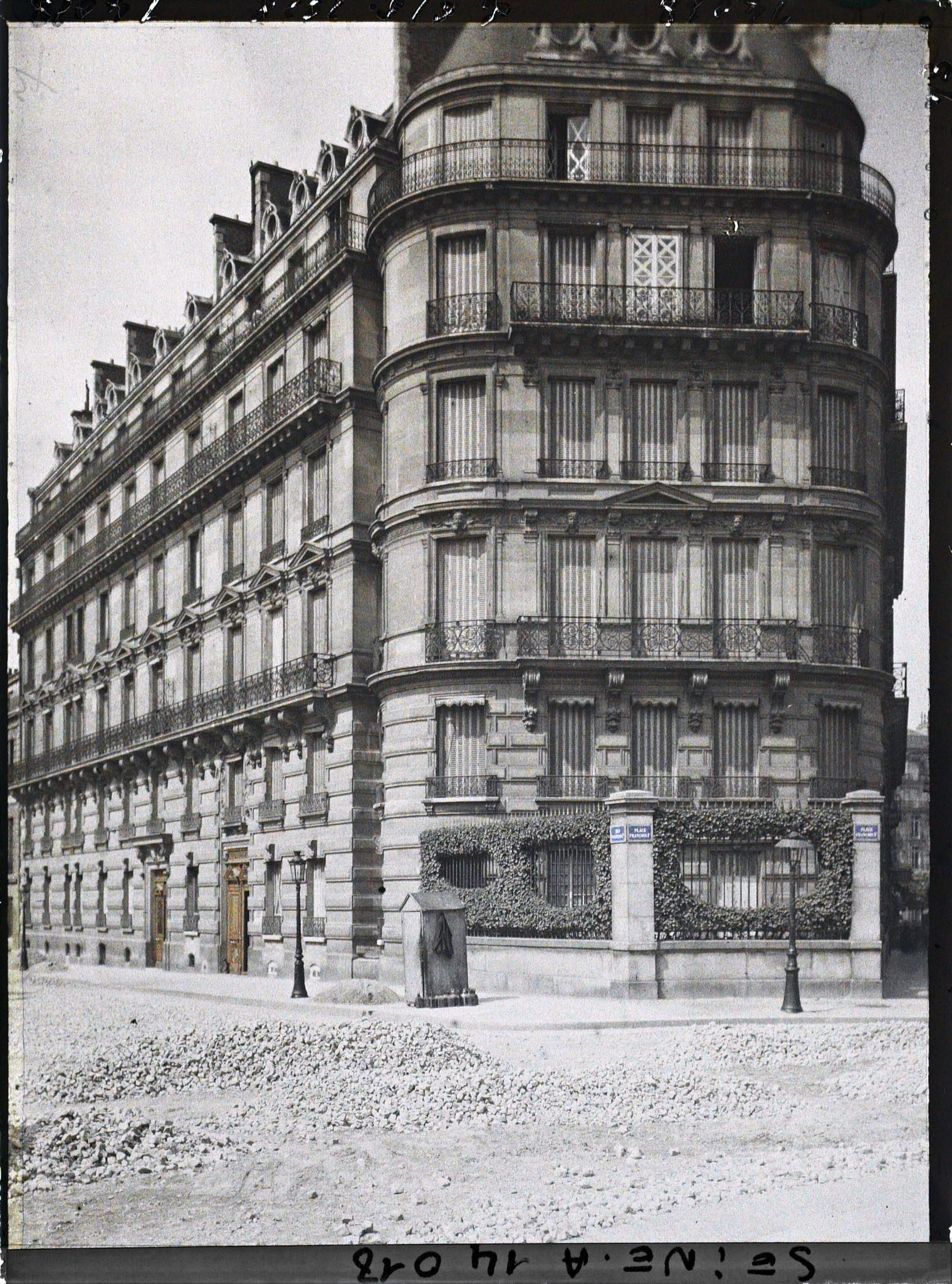 Image représentant La place et la rue François Ier