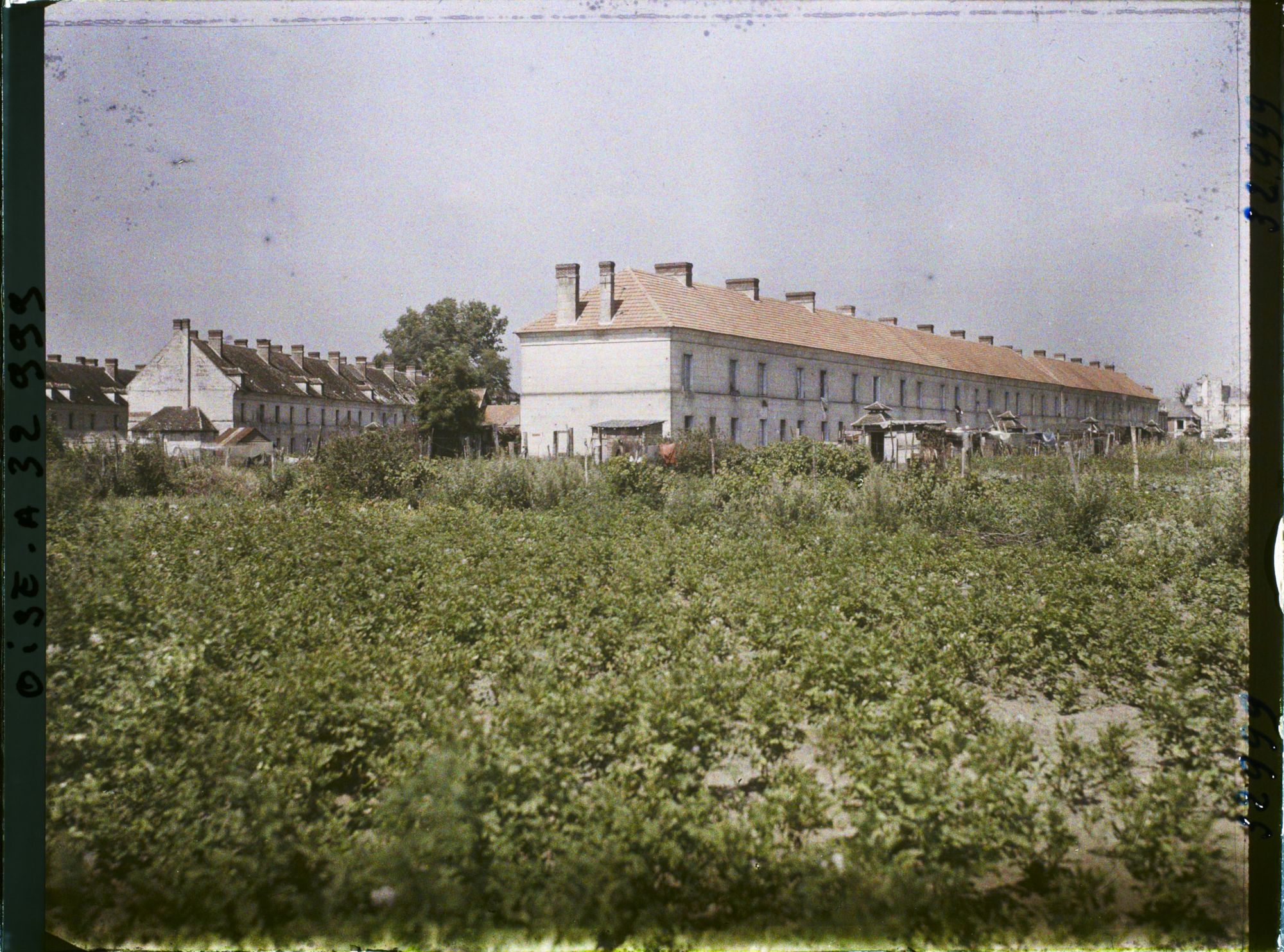 Image représentant France, Ourscamp, Maisons ouvrières reconstruites
