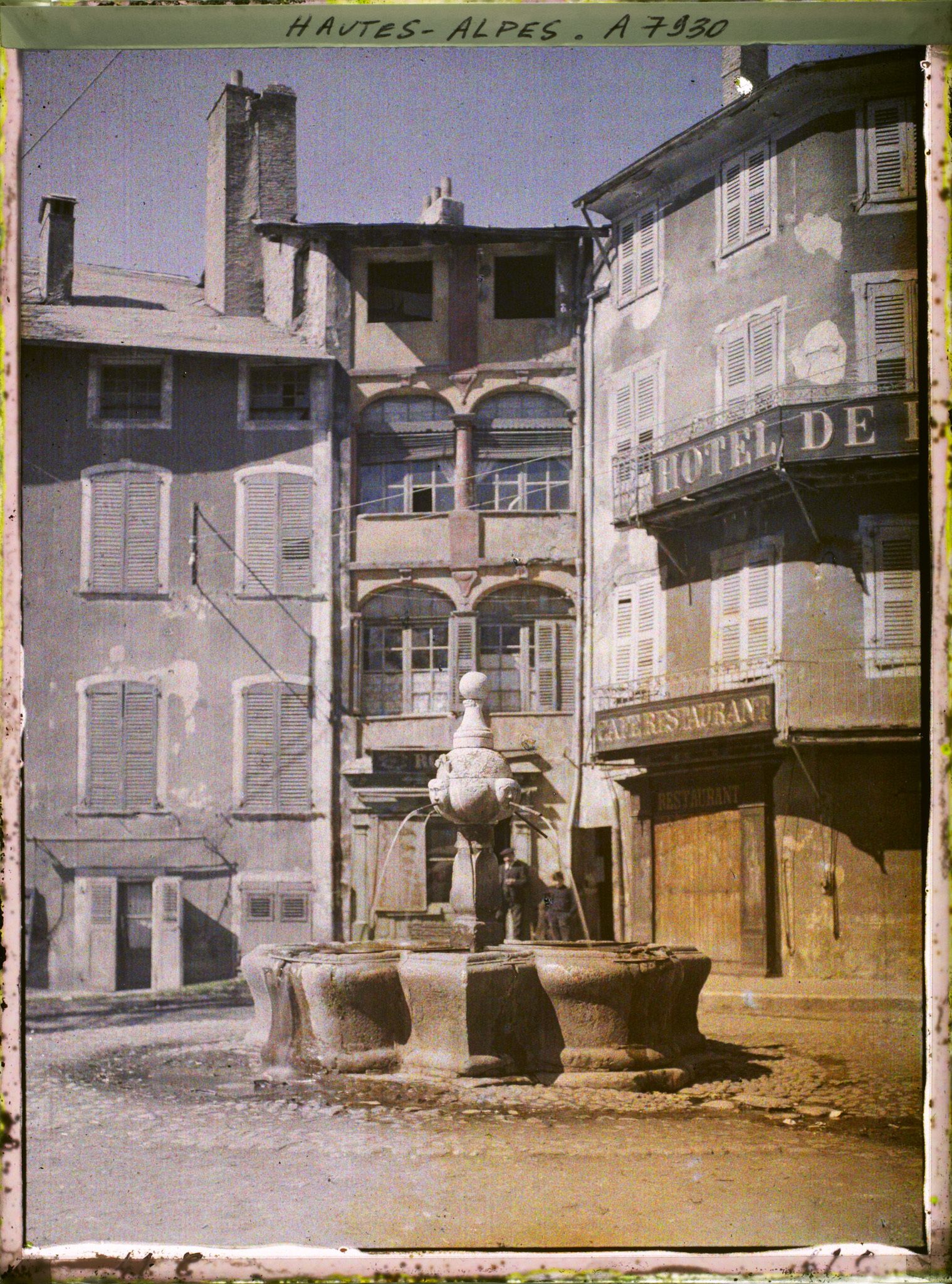 Image représentant La fontaine place Barthelon