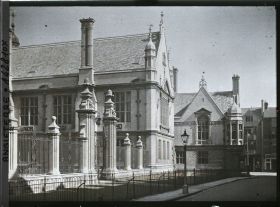 Image représentant Entrée de l'Examination School sur Merton street