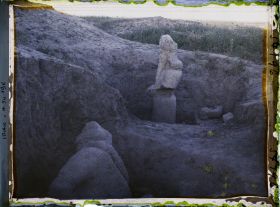 Image représentant Statues du dieu Nabû (ou Nébo) gardant l'entrée du palais d'Assurnasirpal II (?)
